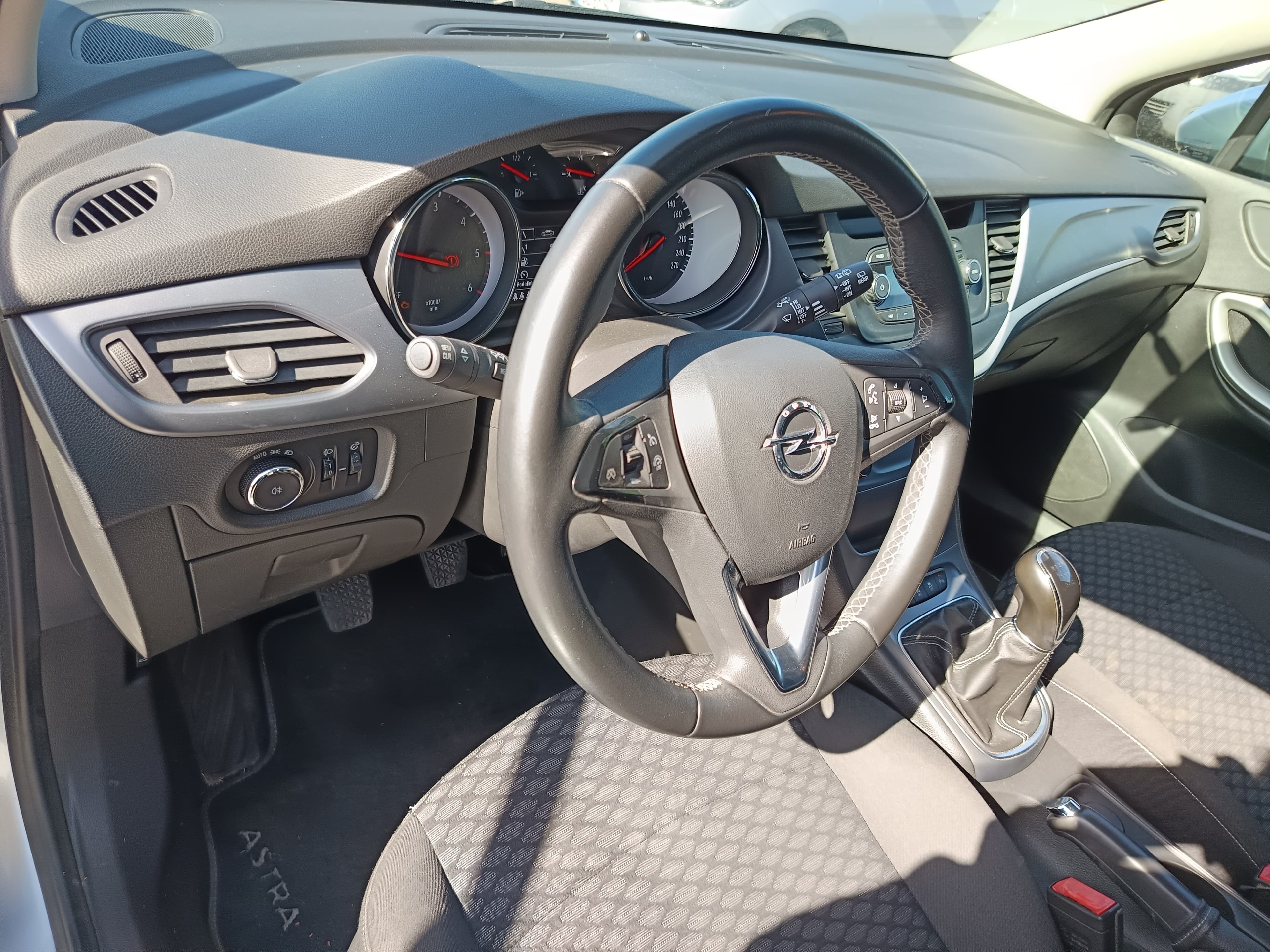 Opel Astra · Ano 2018 — imagen 33