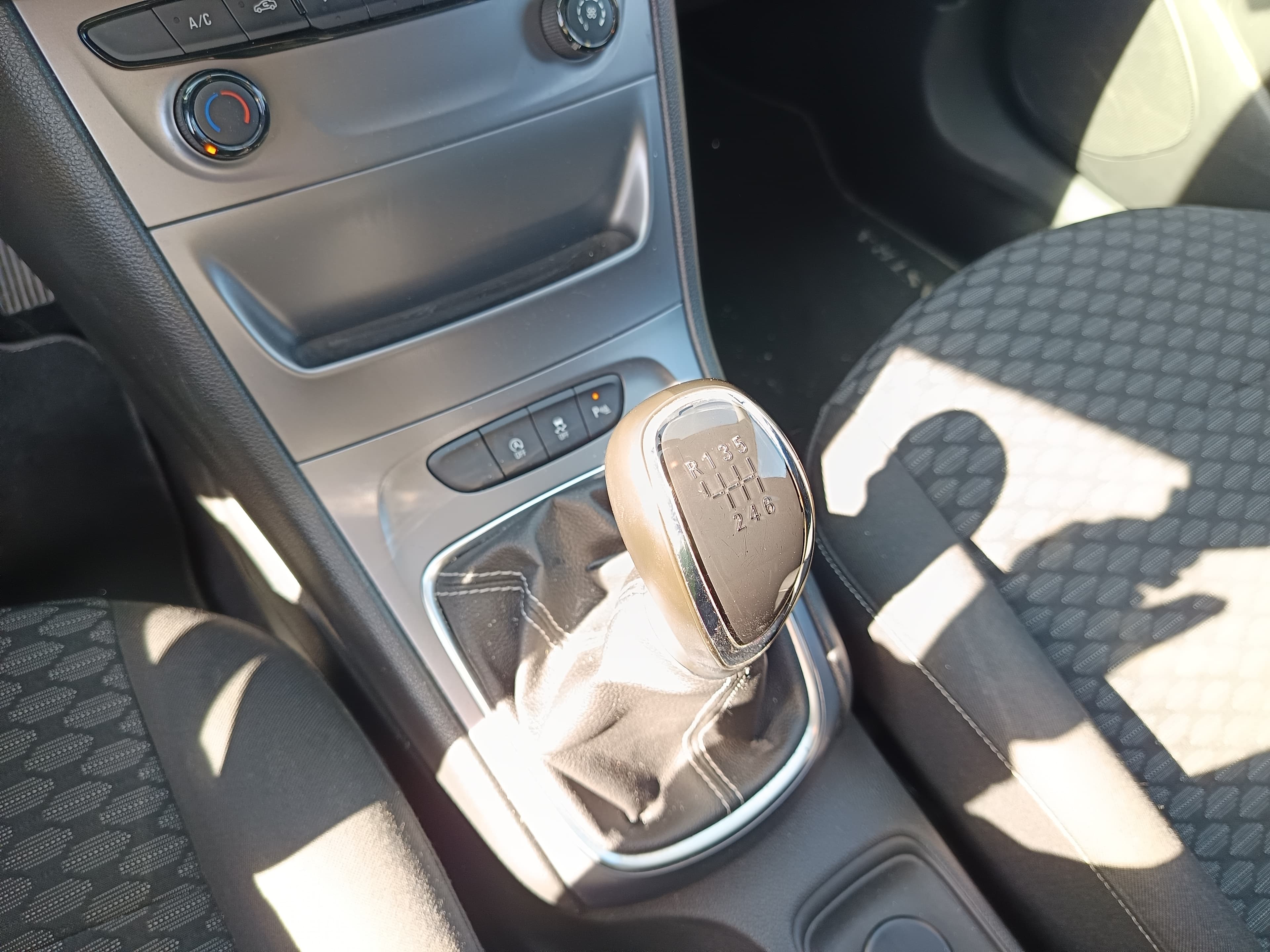 Opel Astra · Ano 2018 — imagen 38