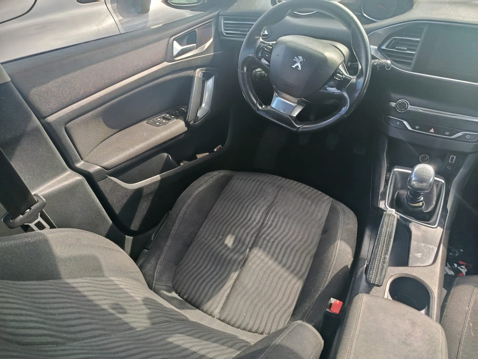 Peugeot 308 · Ano 2014 — image 11