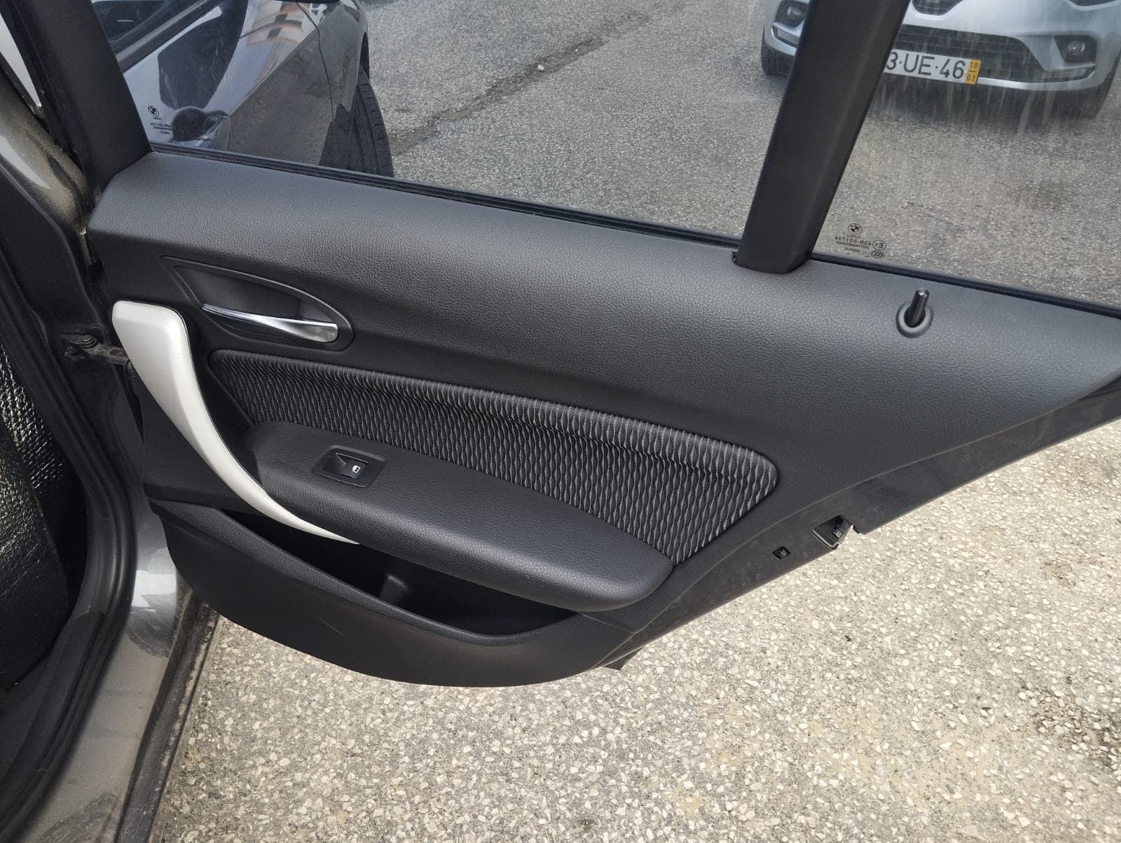 BMW 116d · Ano 2018 — image 24