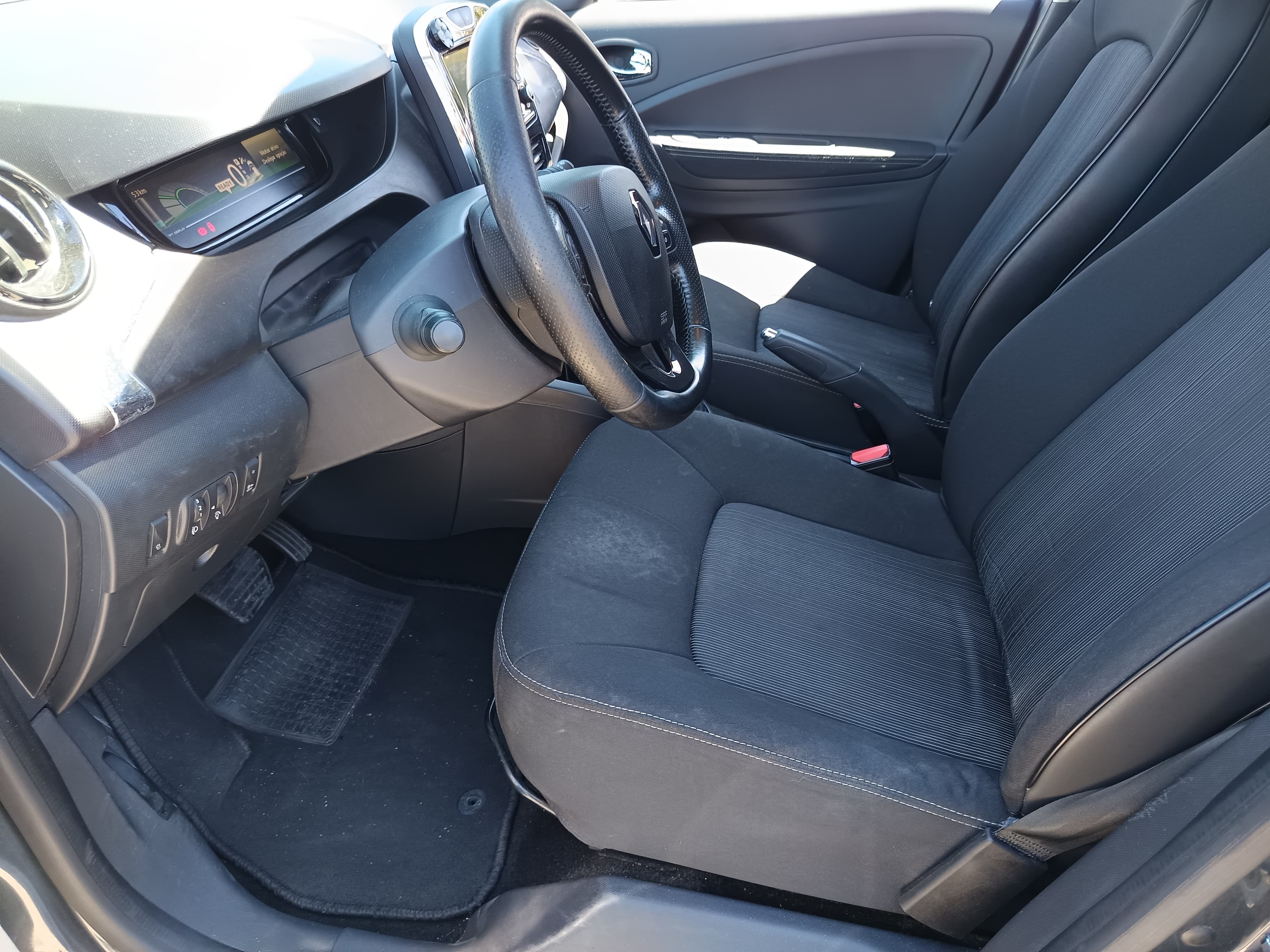 Renault Zoe · Ano 2017 — imagem 36