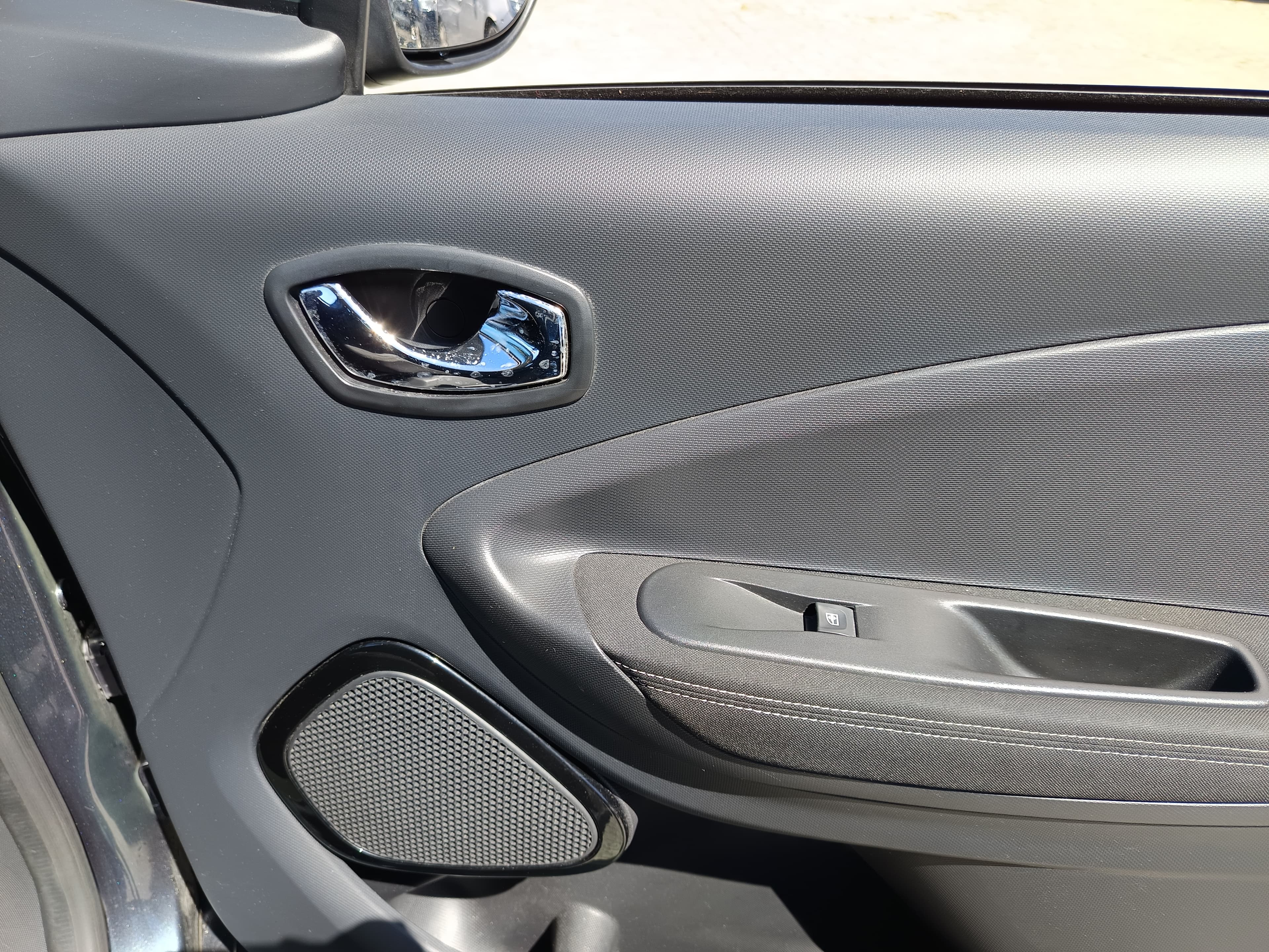 Renault Zoe · Ano 2017 — imagem 28