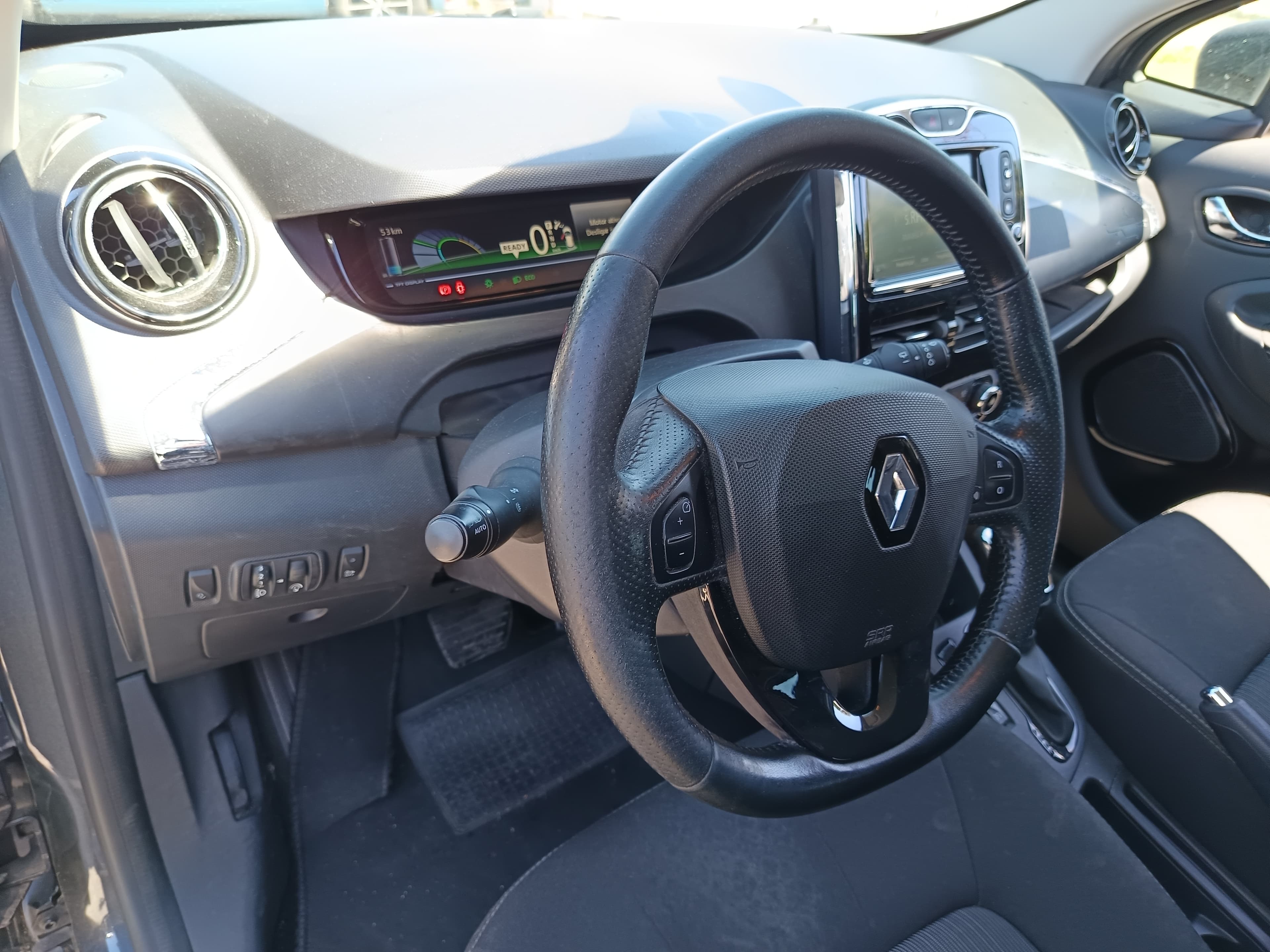 Renault Zoe · Ano 2017 — imagem 38