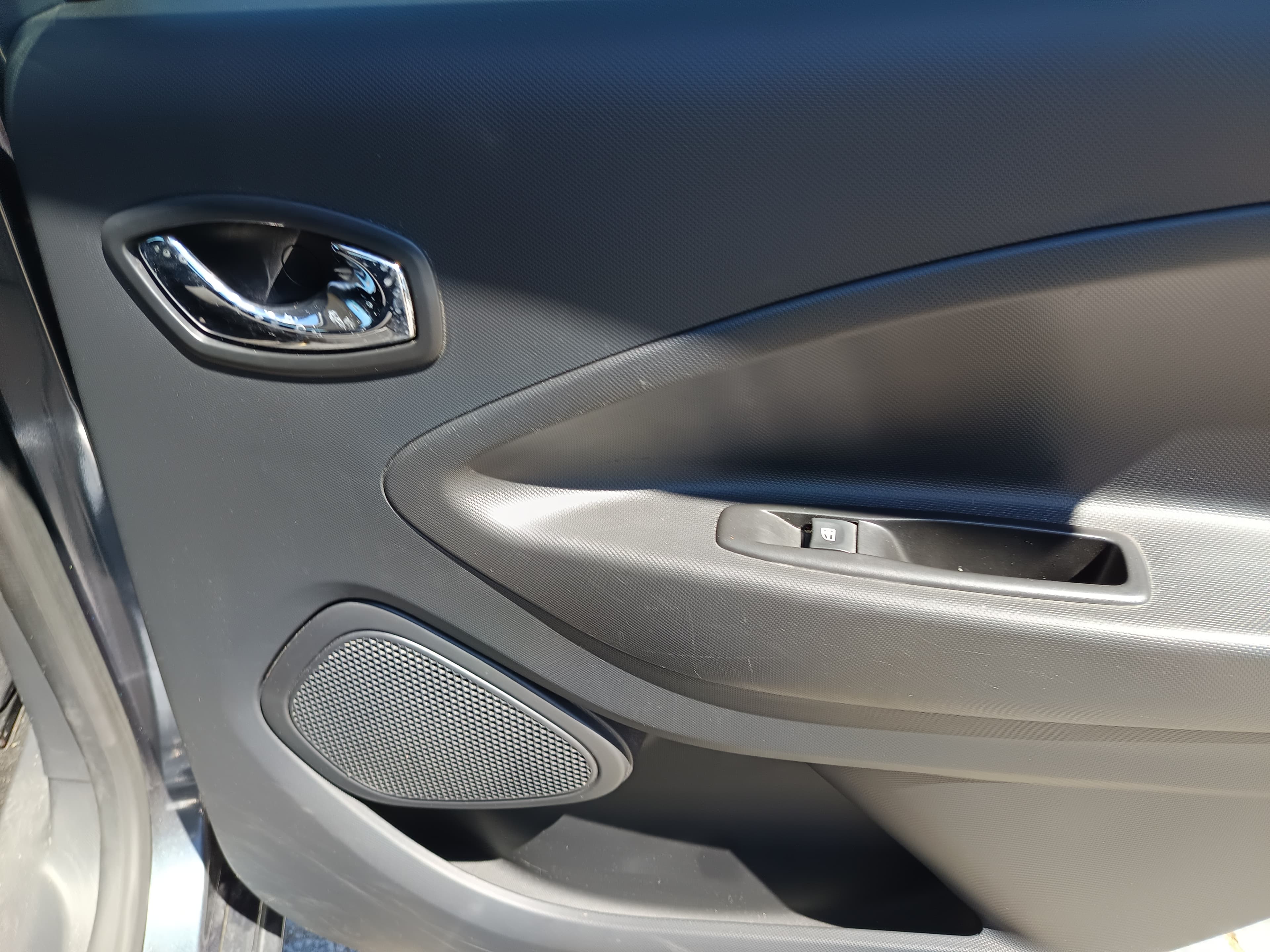 Renault Zoe · Ano 2017 — imagem 25