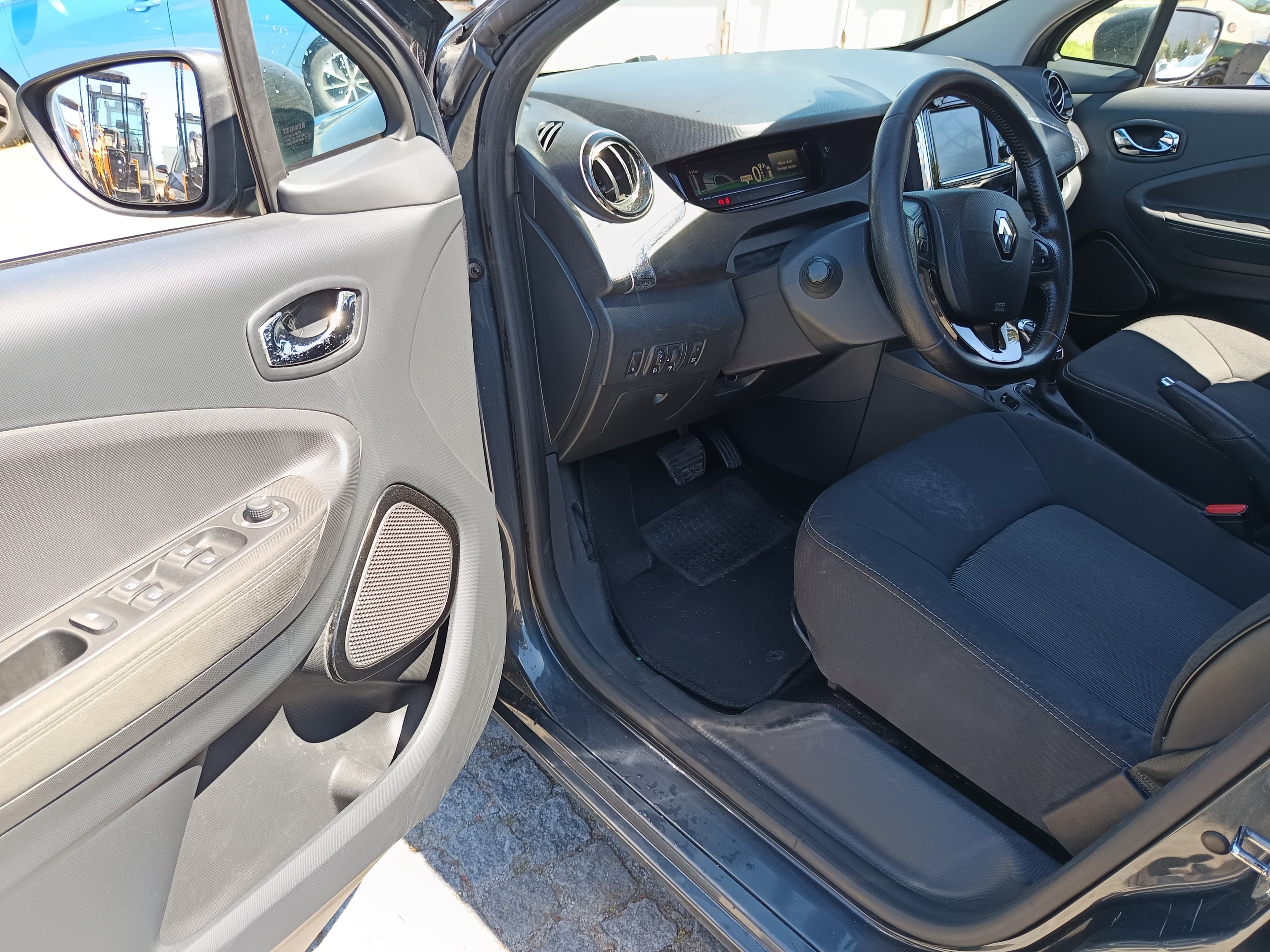 Renault Zoe · Ano 2017 — imagem 34