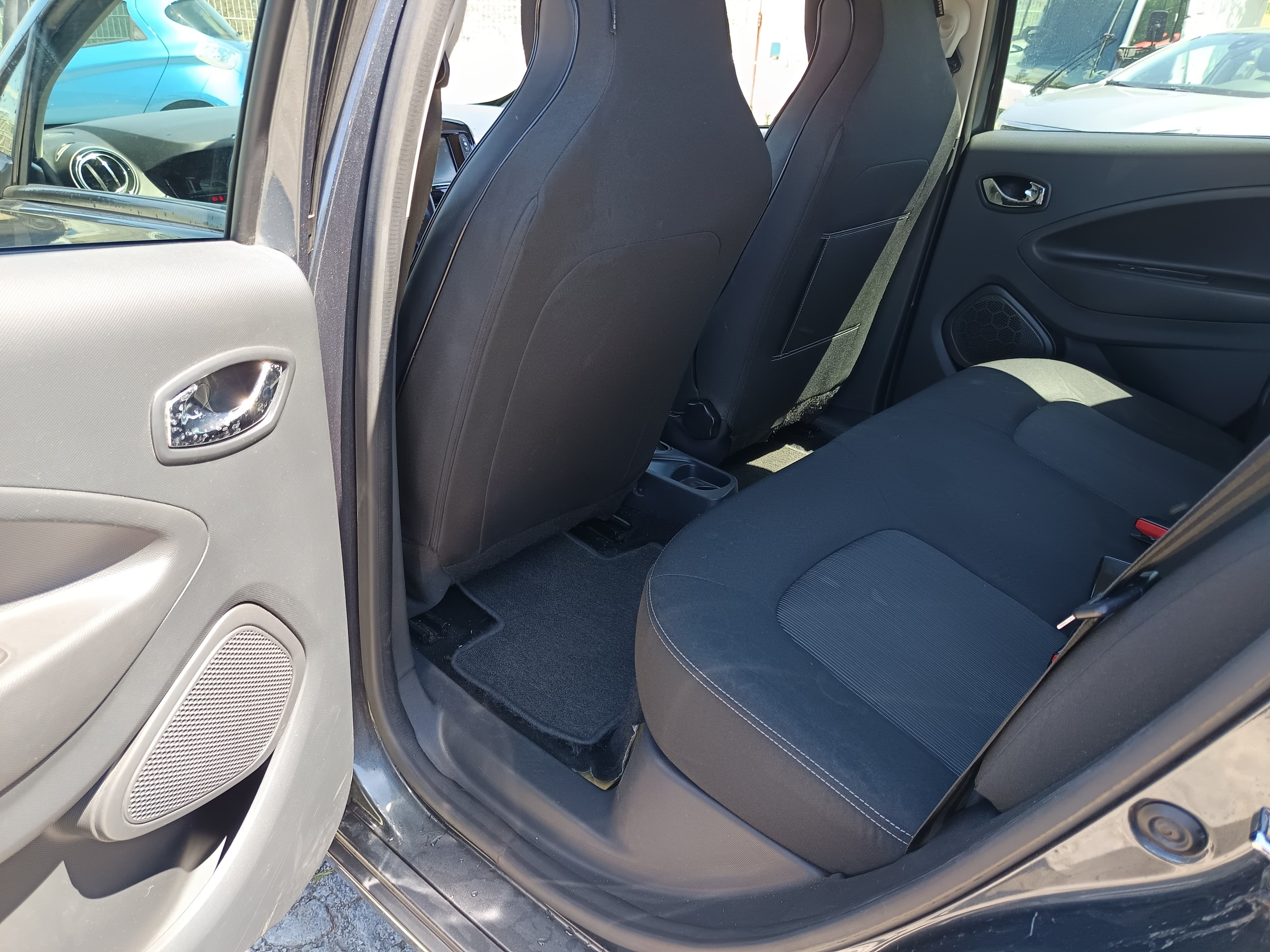 Renault Zoe · Ano 2017 — imagem 31