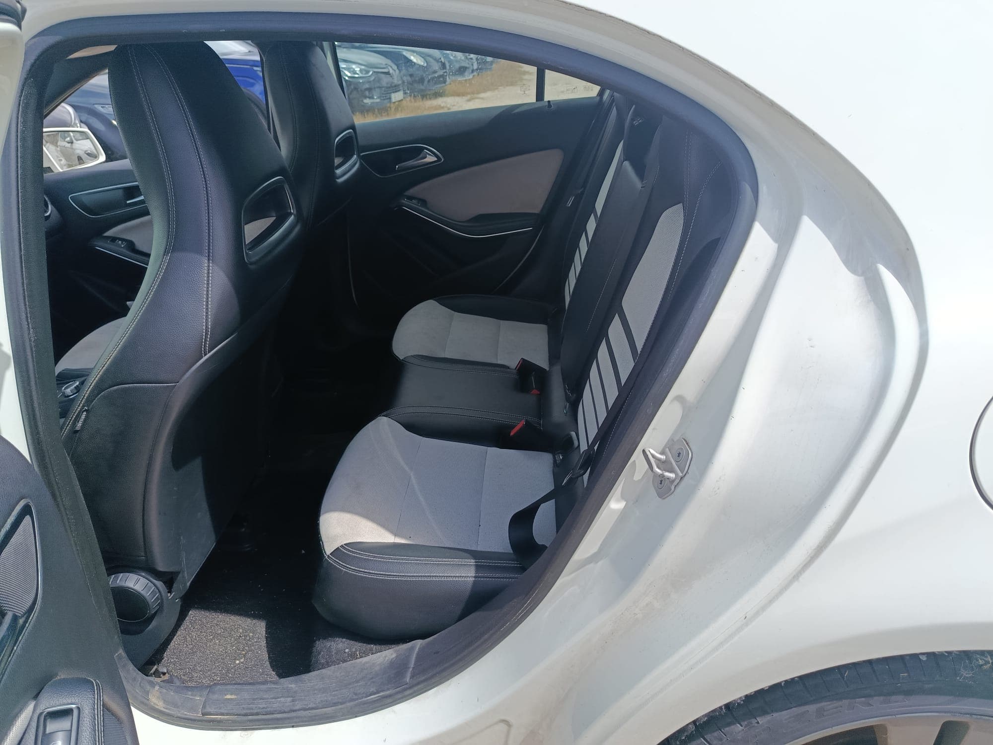 Mercedes-Benz A 180 · Year 2013 — image 27