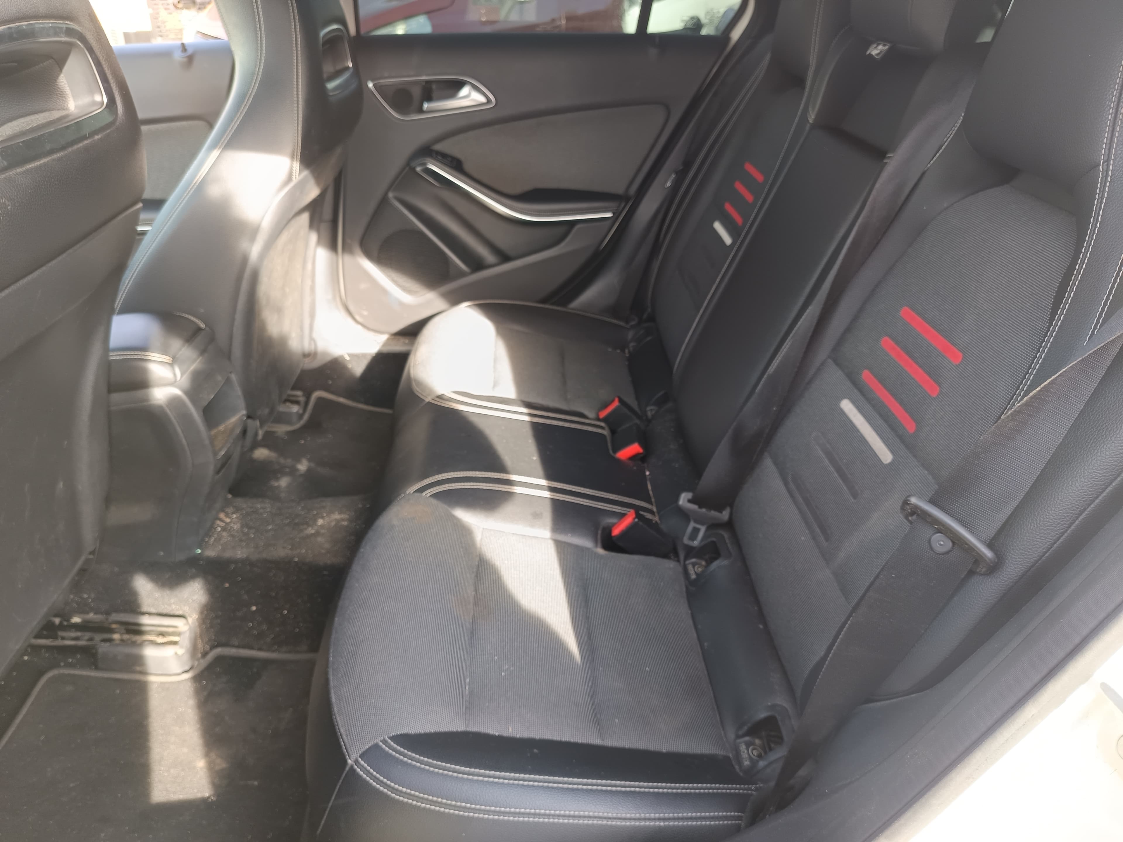 Mercedes-Benz A180 · Ano 2017 — imagem 30