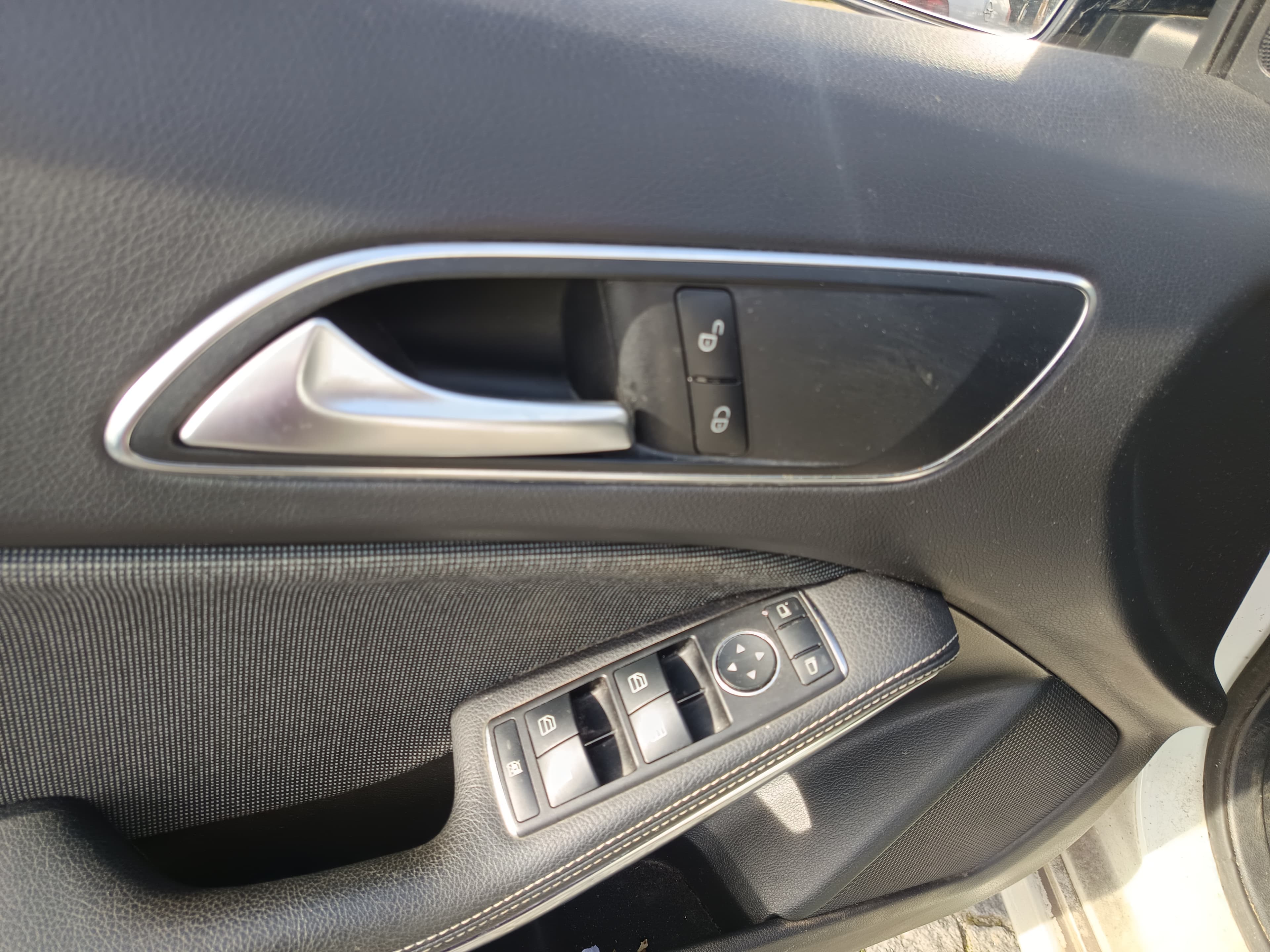 Mercedes-Benz A180 · Ano 2017 — imagem 32