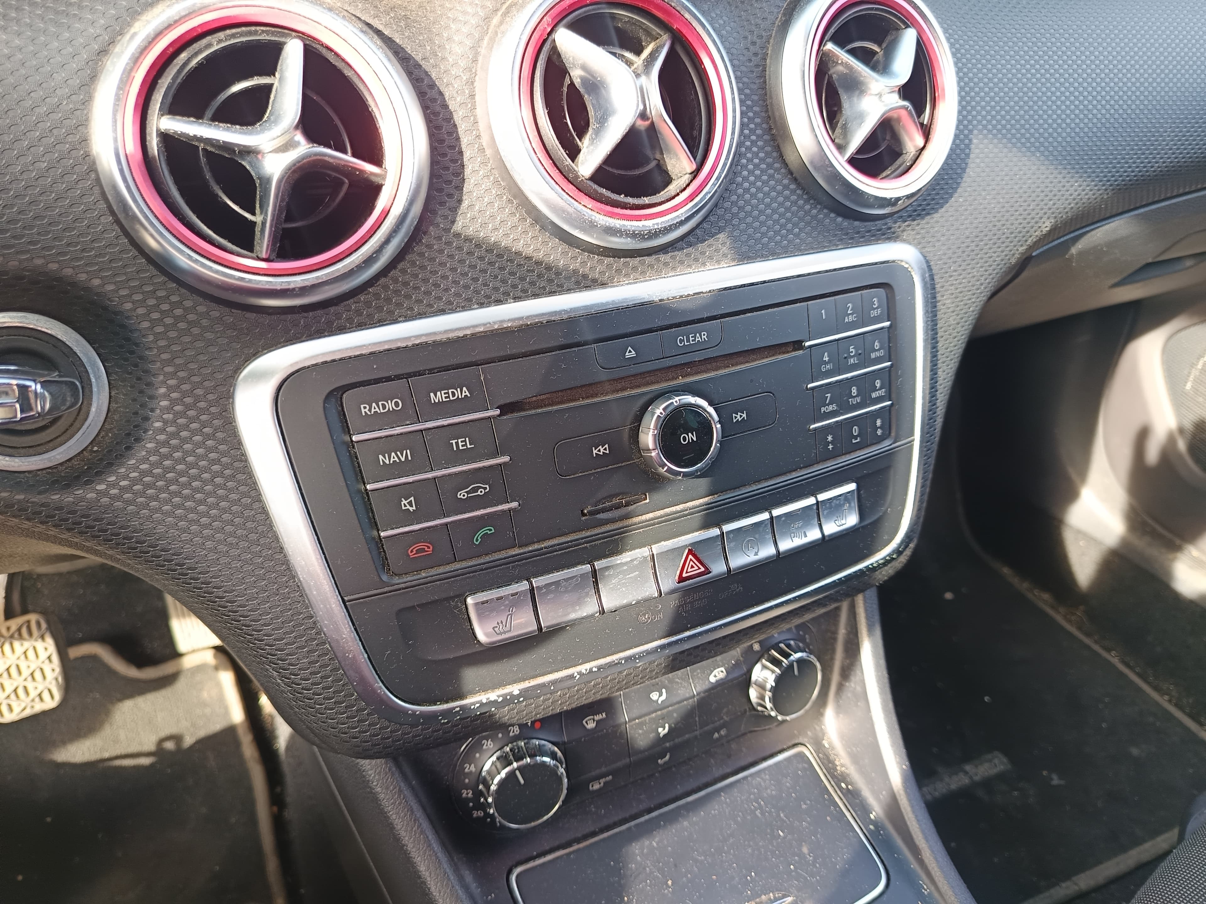 Mercedes-Benz A180 · Ano 2017 — imagem 37