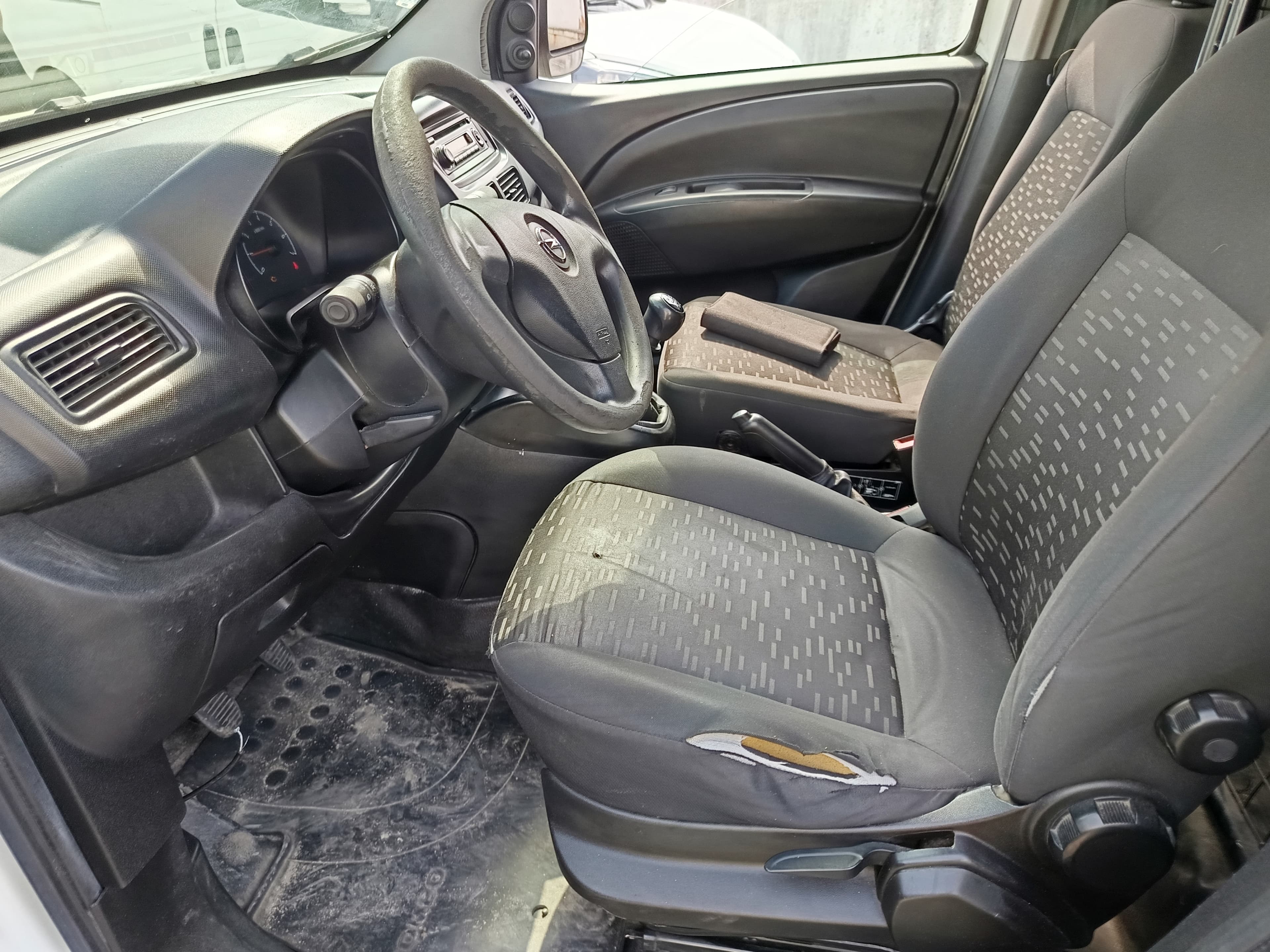 Opel Combo 1.6 CDTI · Ano 2016 — imagen 26