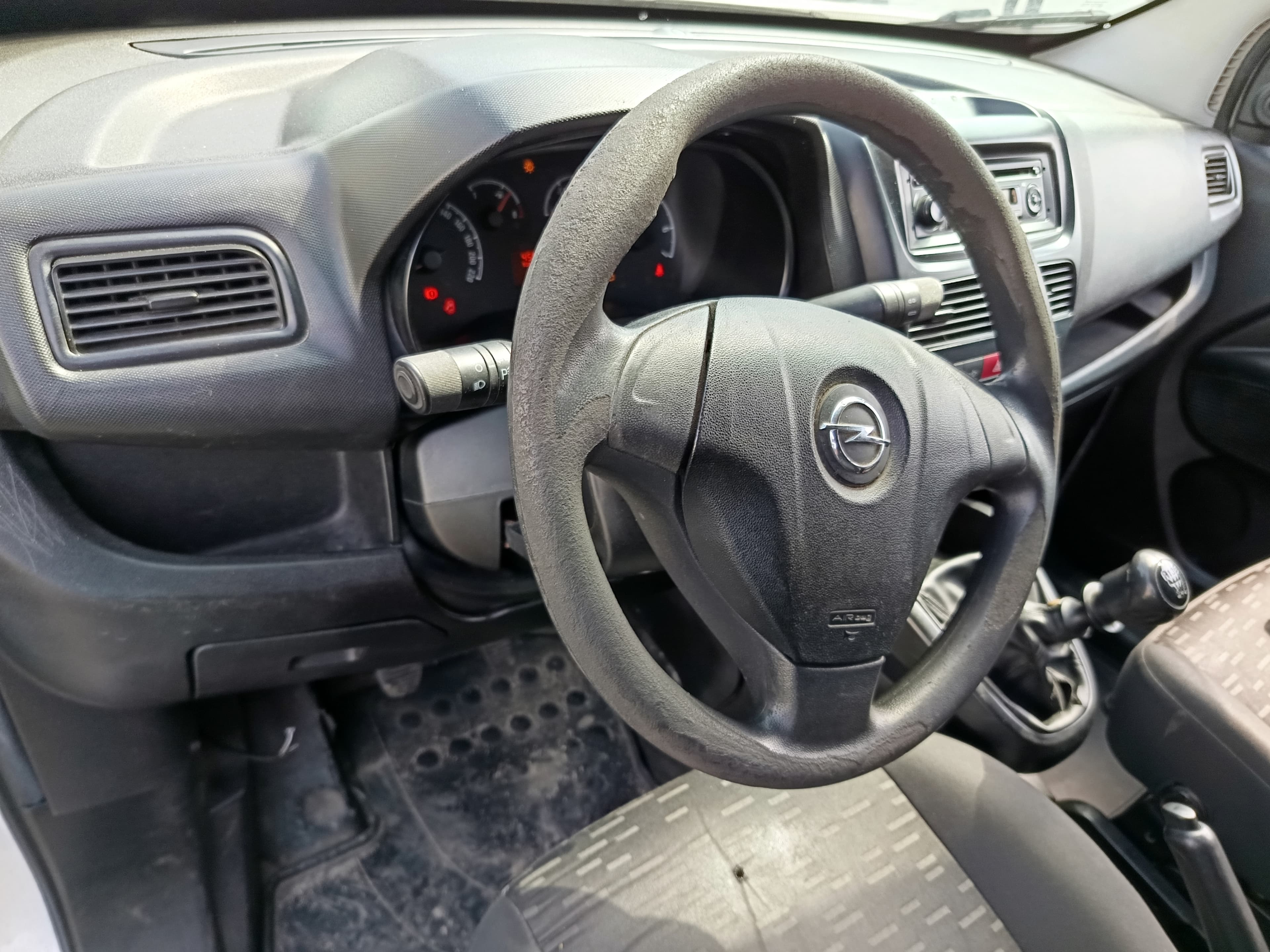 Opel Combo 1.6 CDTI · Ano 2016 — imagen 28