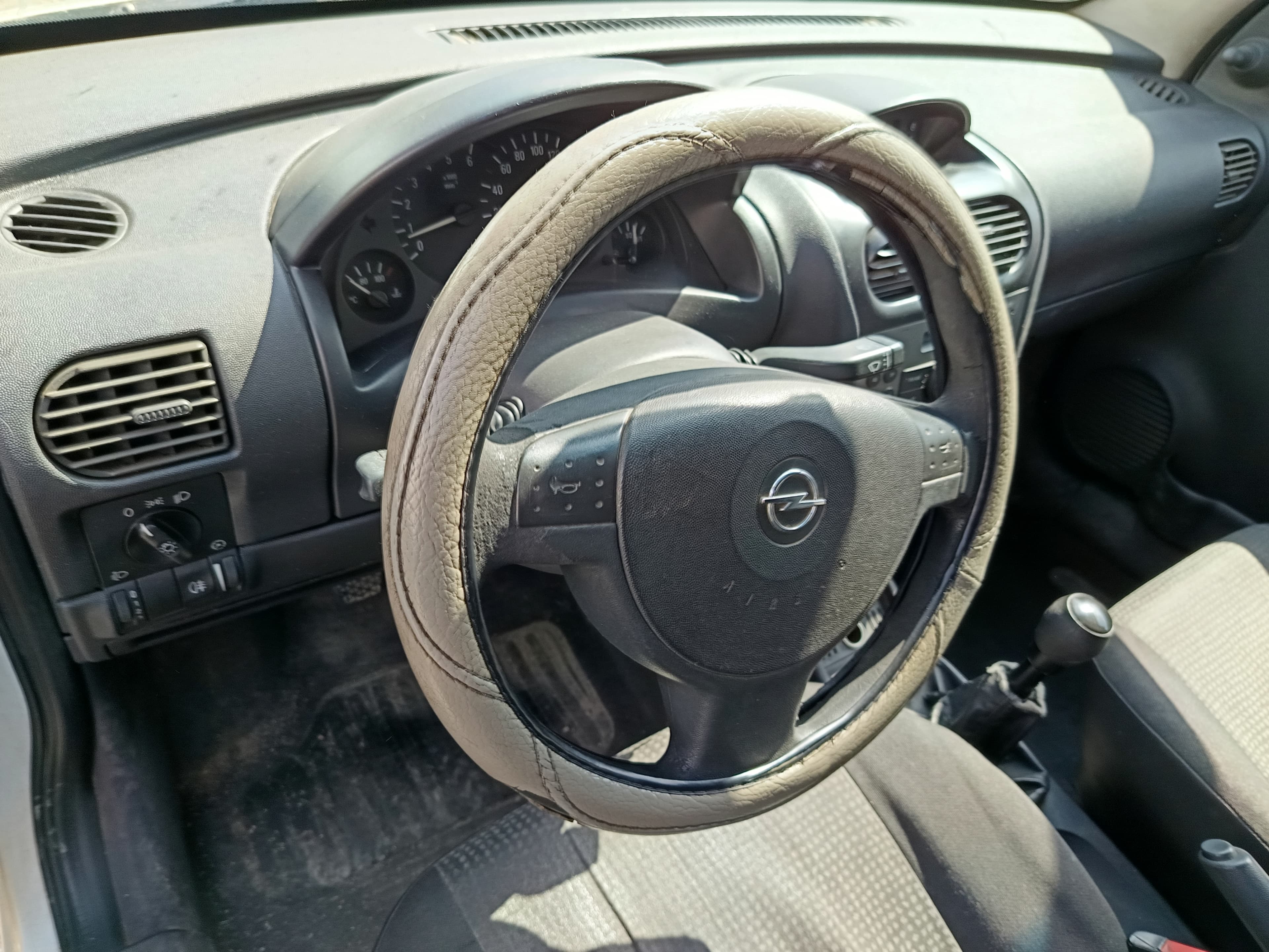 Opel Combo CDTI · Ano 2010 — imagem 24
