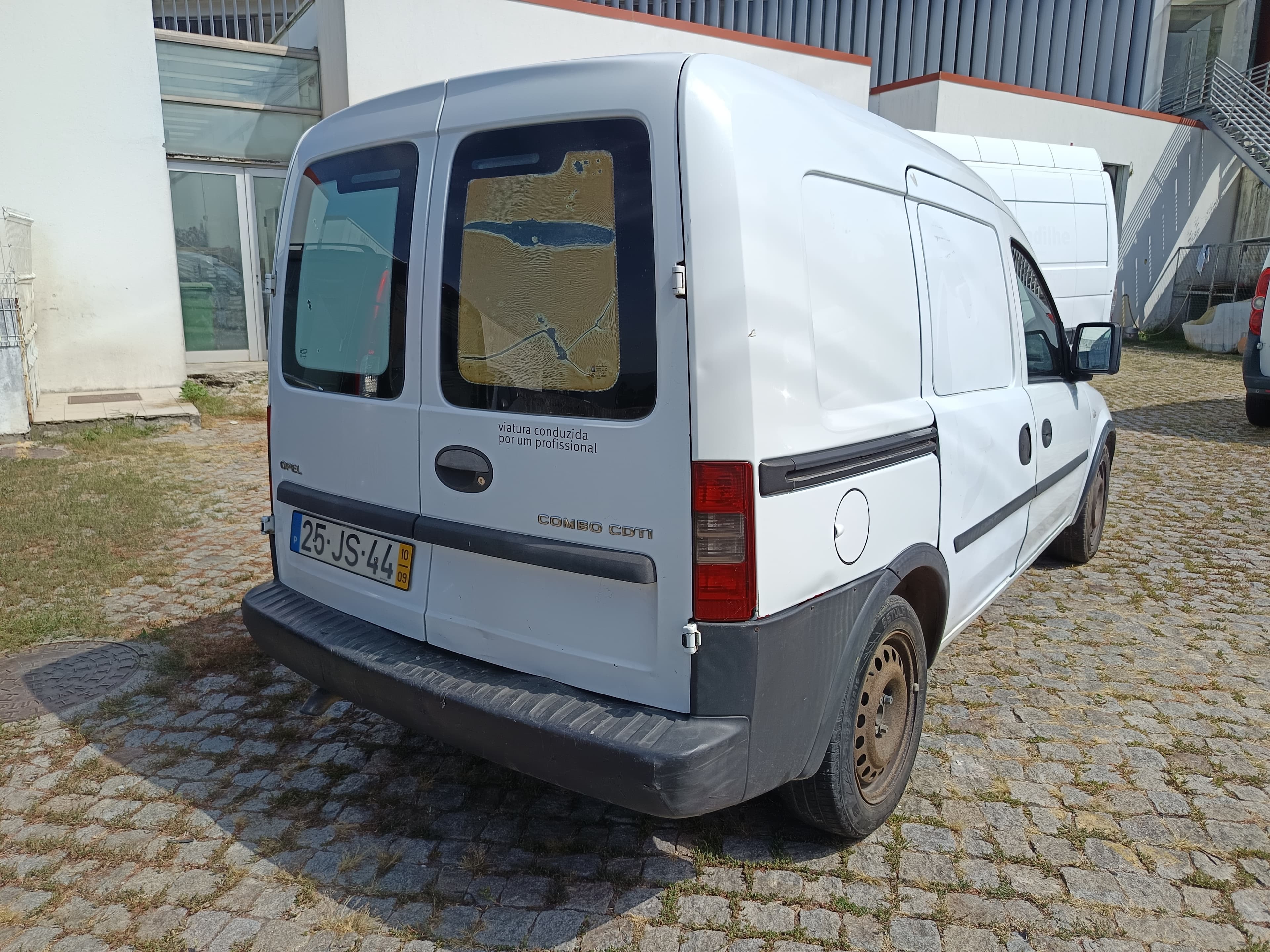 Opel Combo CDTI · Ano 2010 — imagem 4