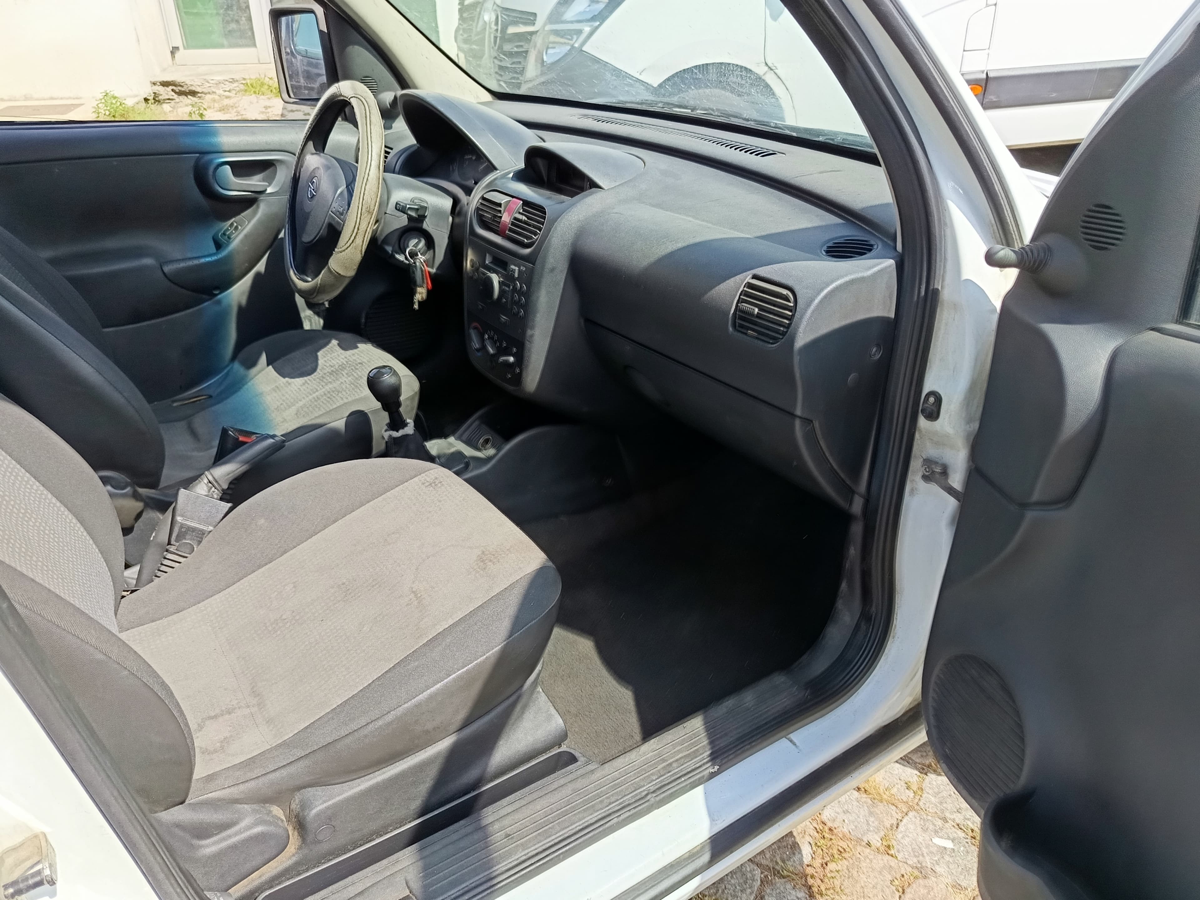 Opel Combo CDTI · Ano 2010 — imagem 18