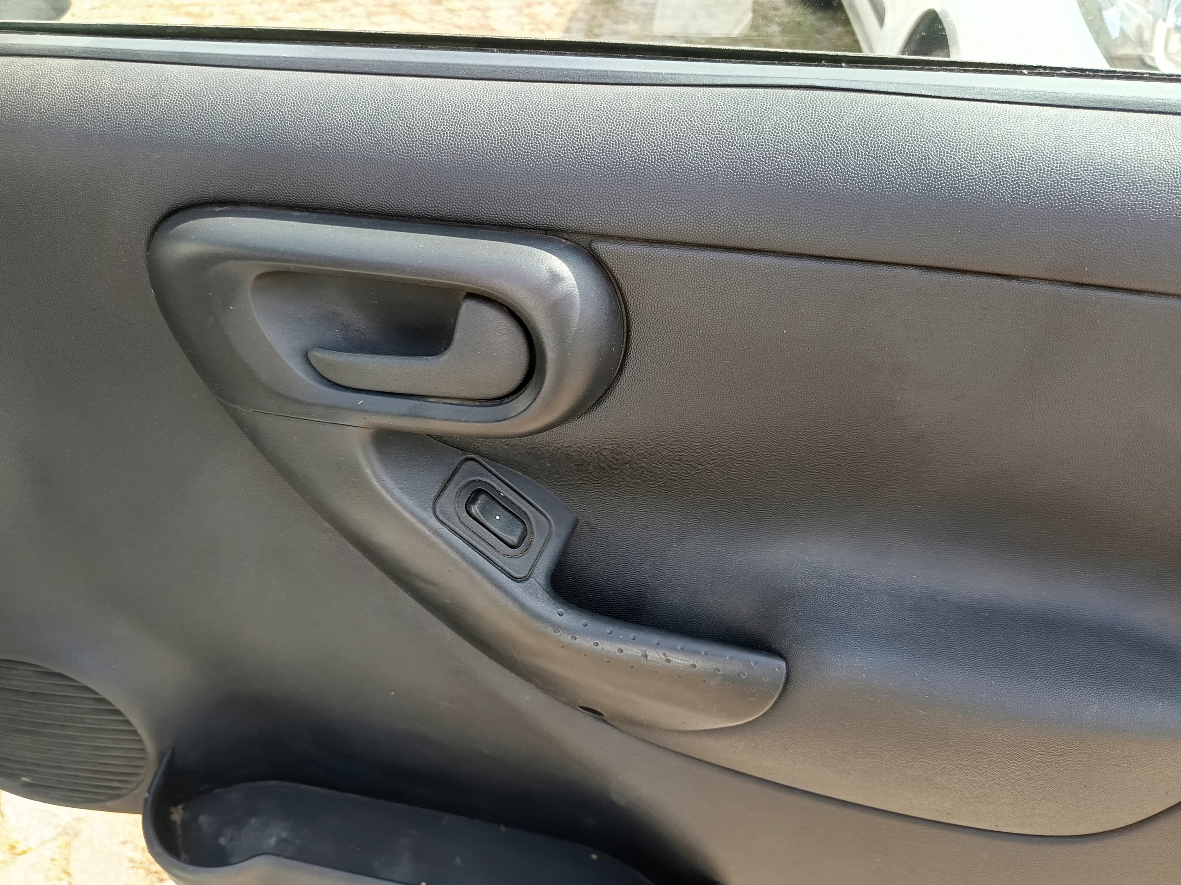 Opel Combo CDTI · Ano 2010 — imagem 19