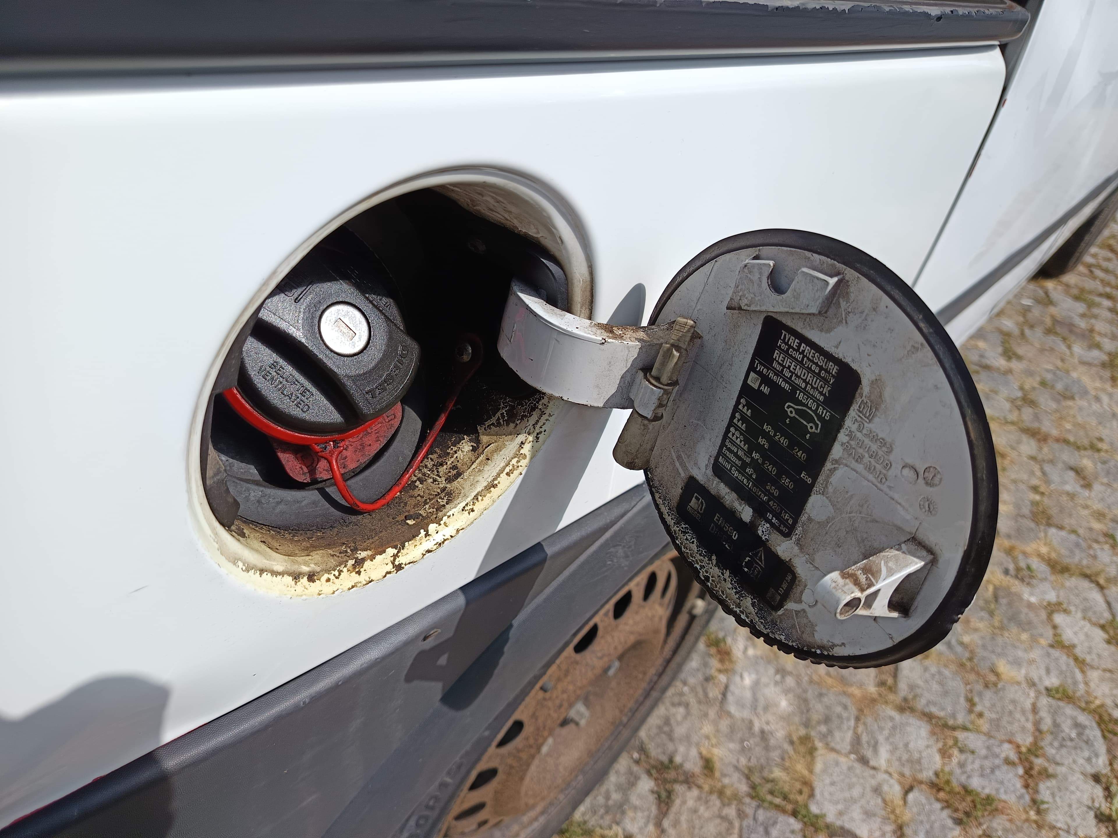 Opel Combo CDTI · Ano 2010 — imagem 8