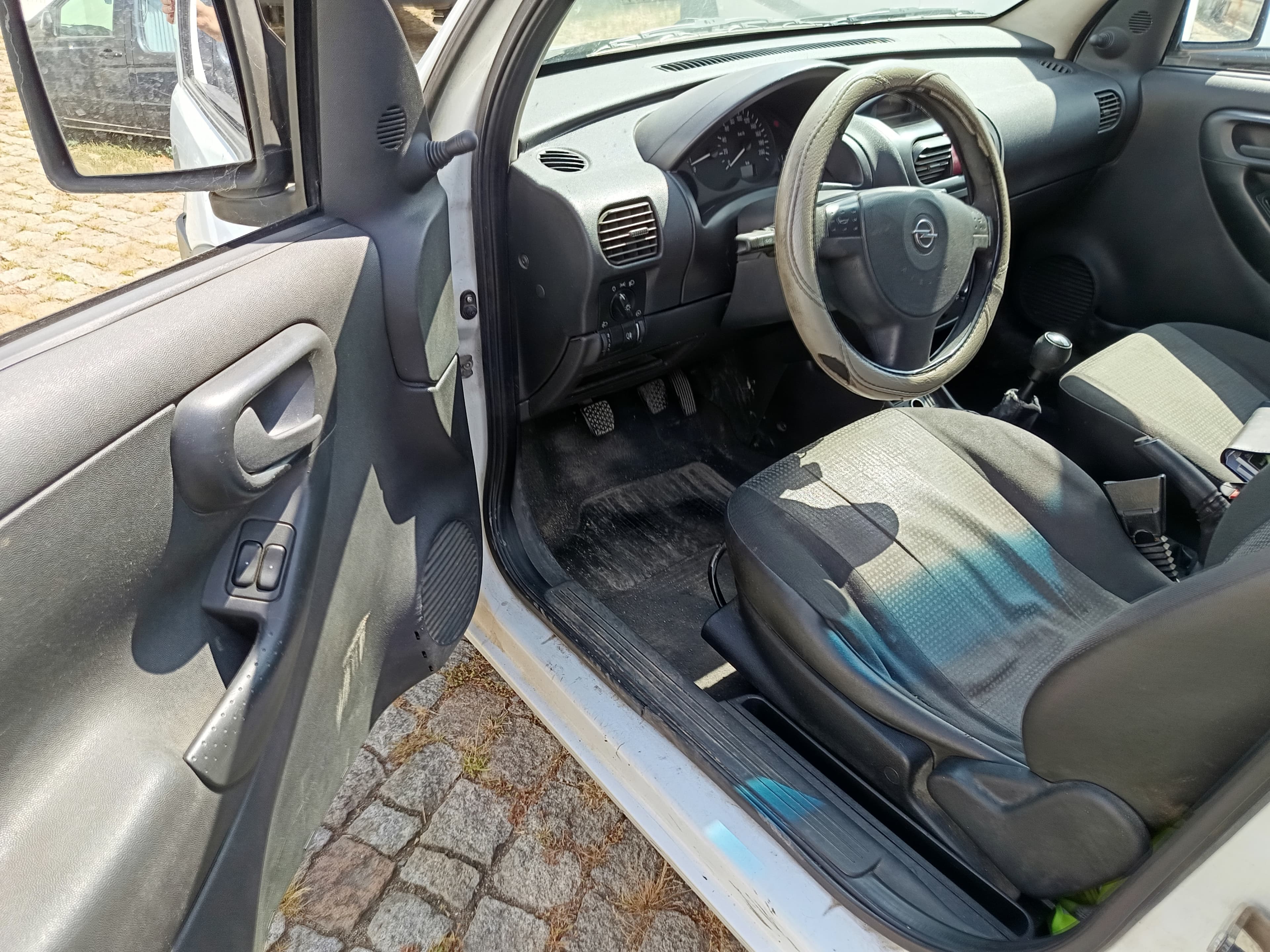 Opel Combo CDTI · Ano 2010 — imagem 21