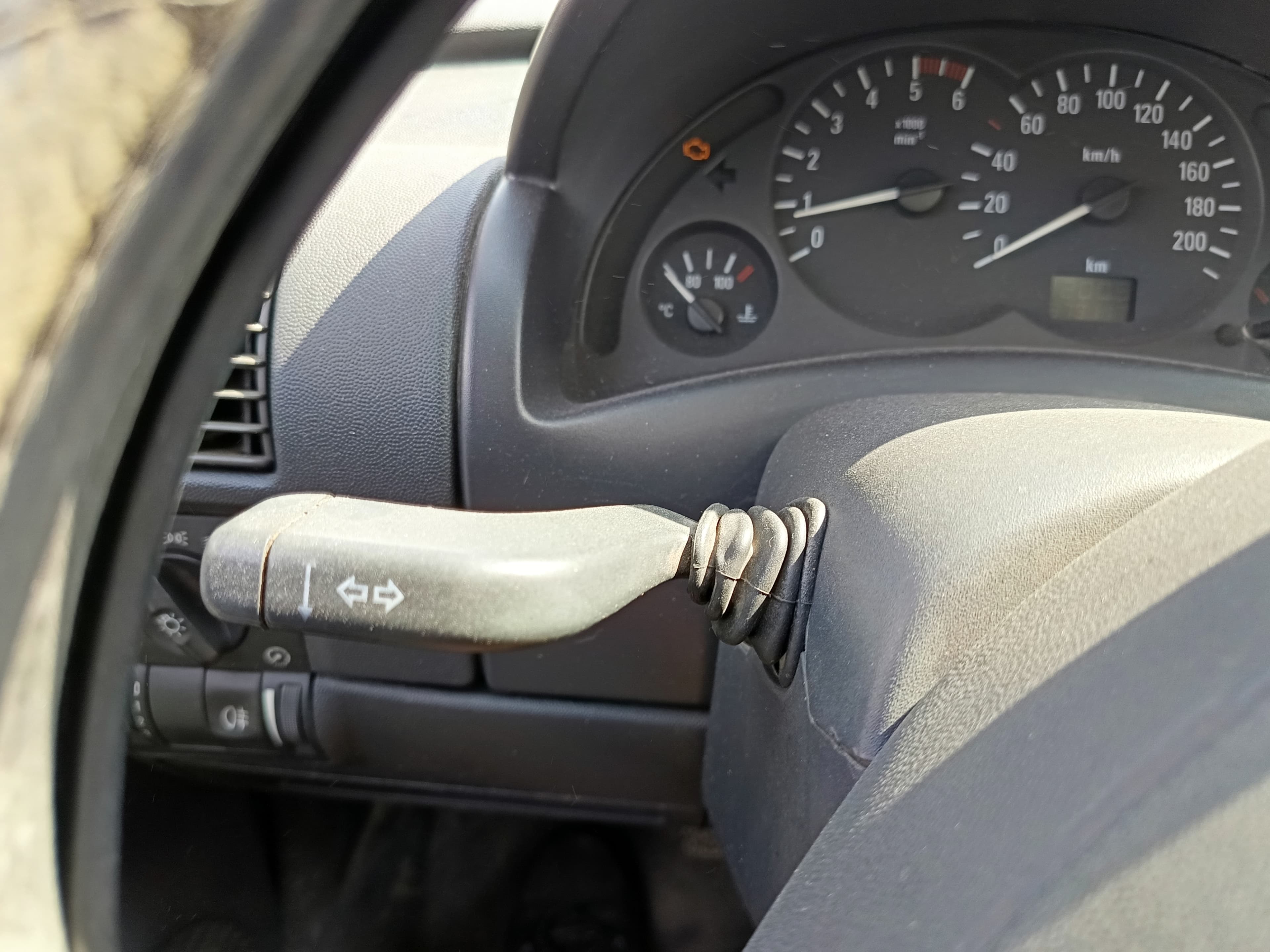 Opel Combo CDTI · Ano 2010 — imagem 30