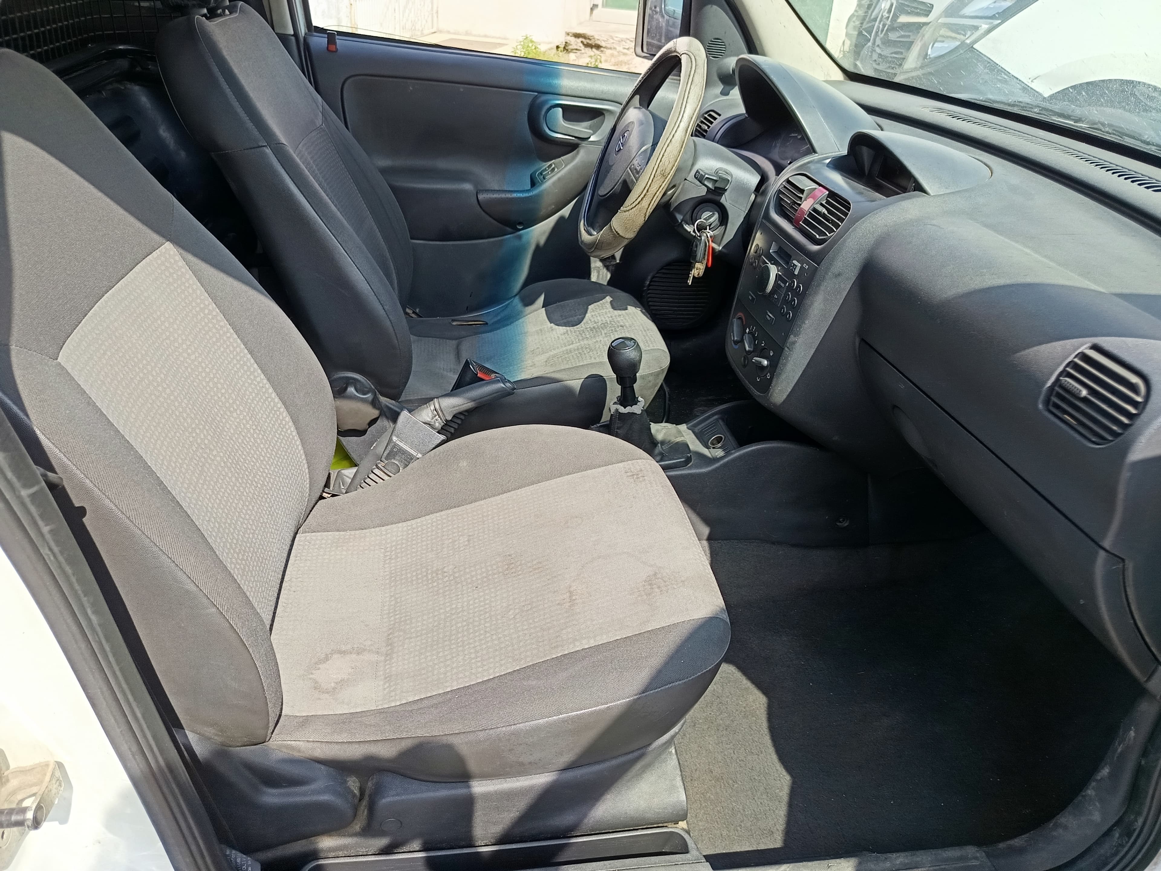 Opel Combo CDTI · Ano 2010 — imagem 20