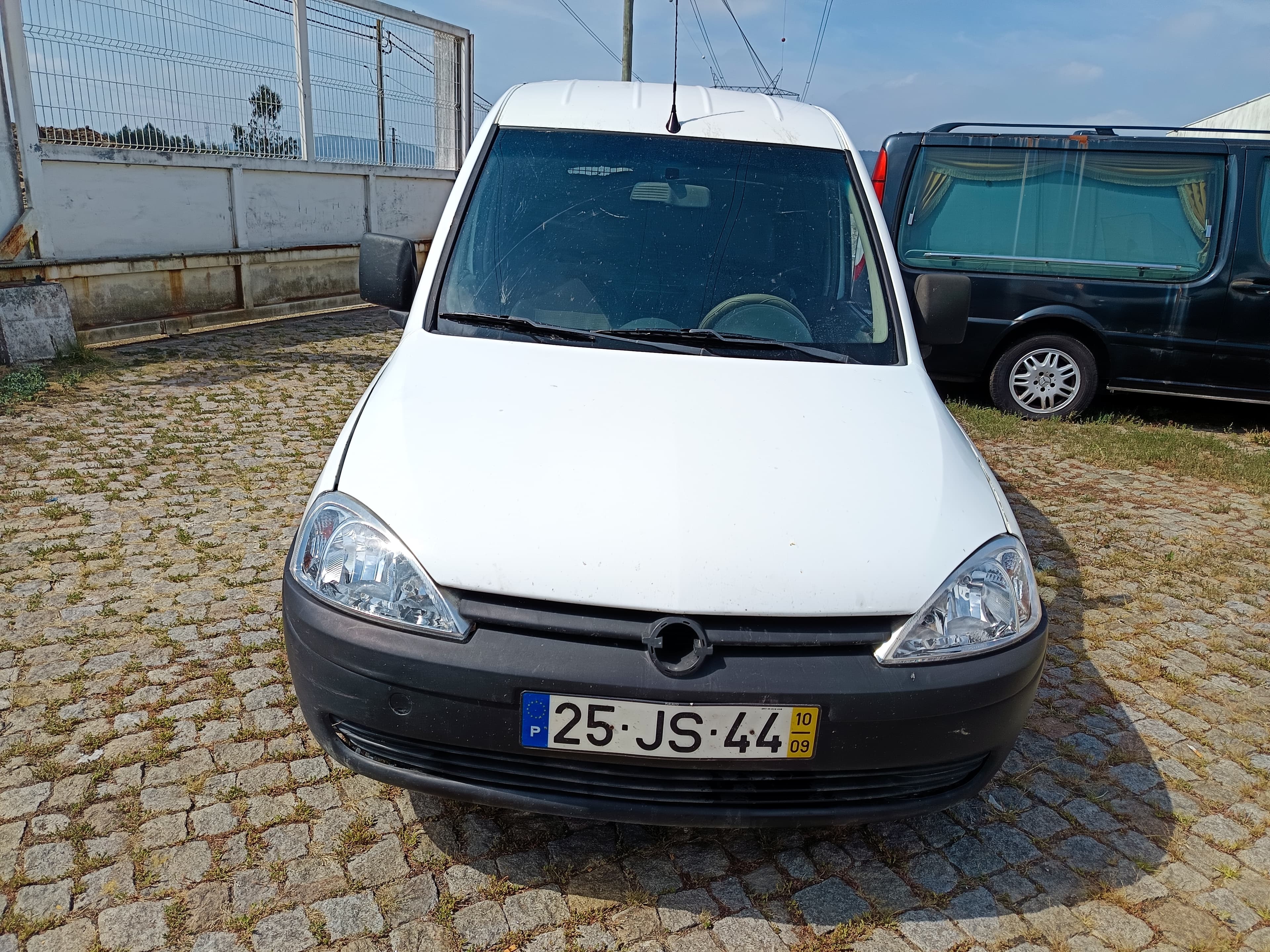Opel Combo CDTI · Ano 2010 — imagem 2