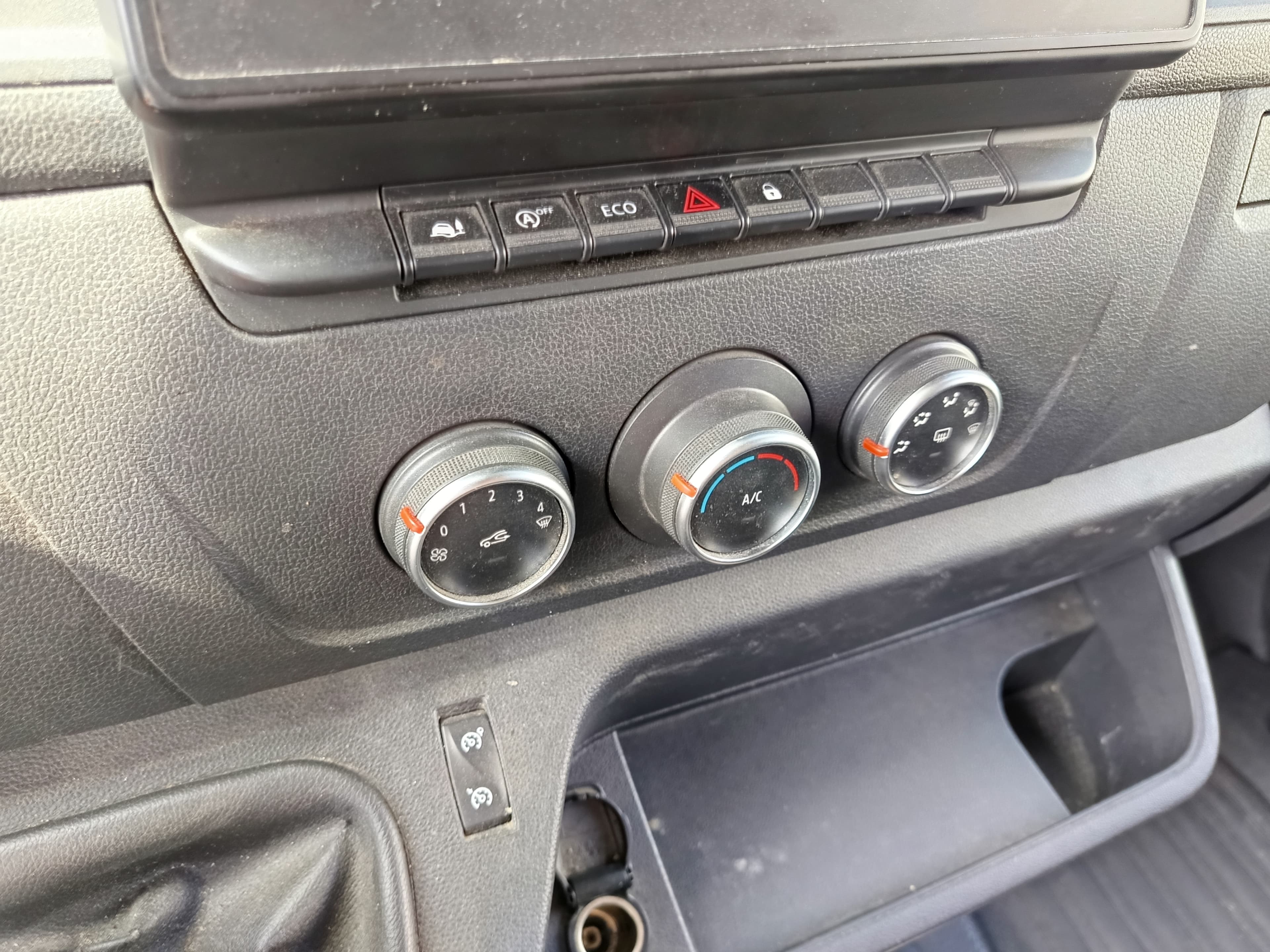 Opel Movano Turbo D · Ano 2021 — imagen 39