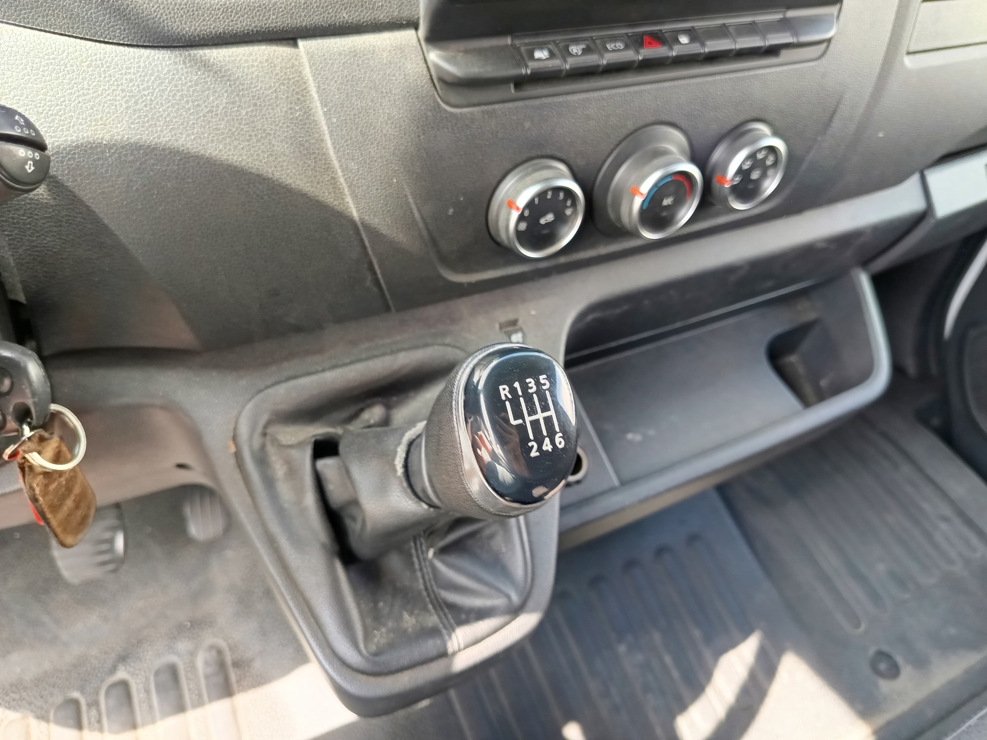 Opel Movano Turbo D · Ano 2021 — imagen 40