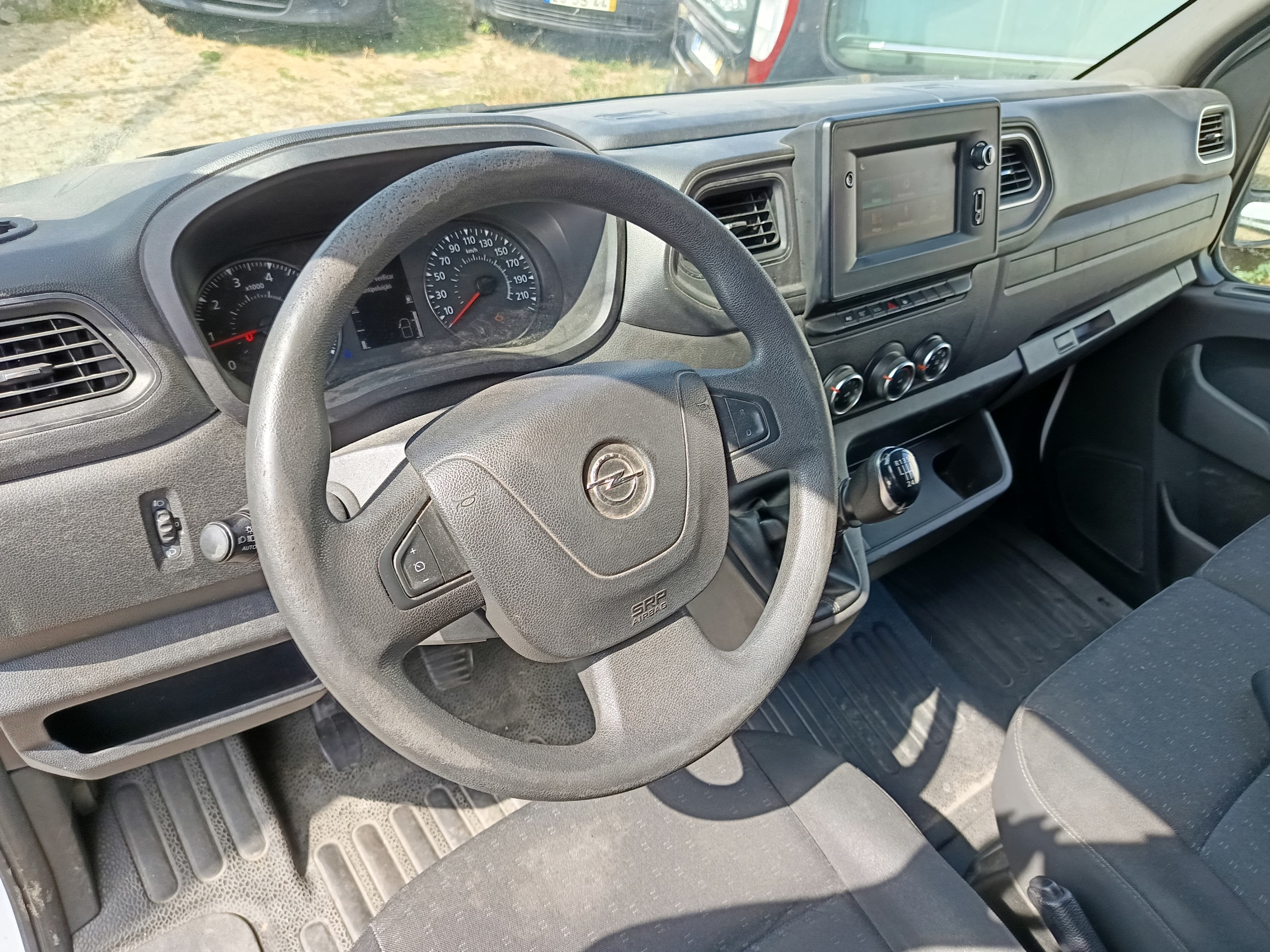 Opel Movano Turbo D · Ano 2021 — imagen 36