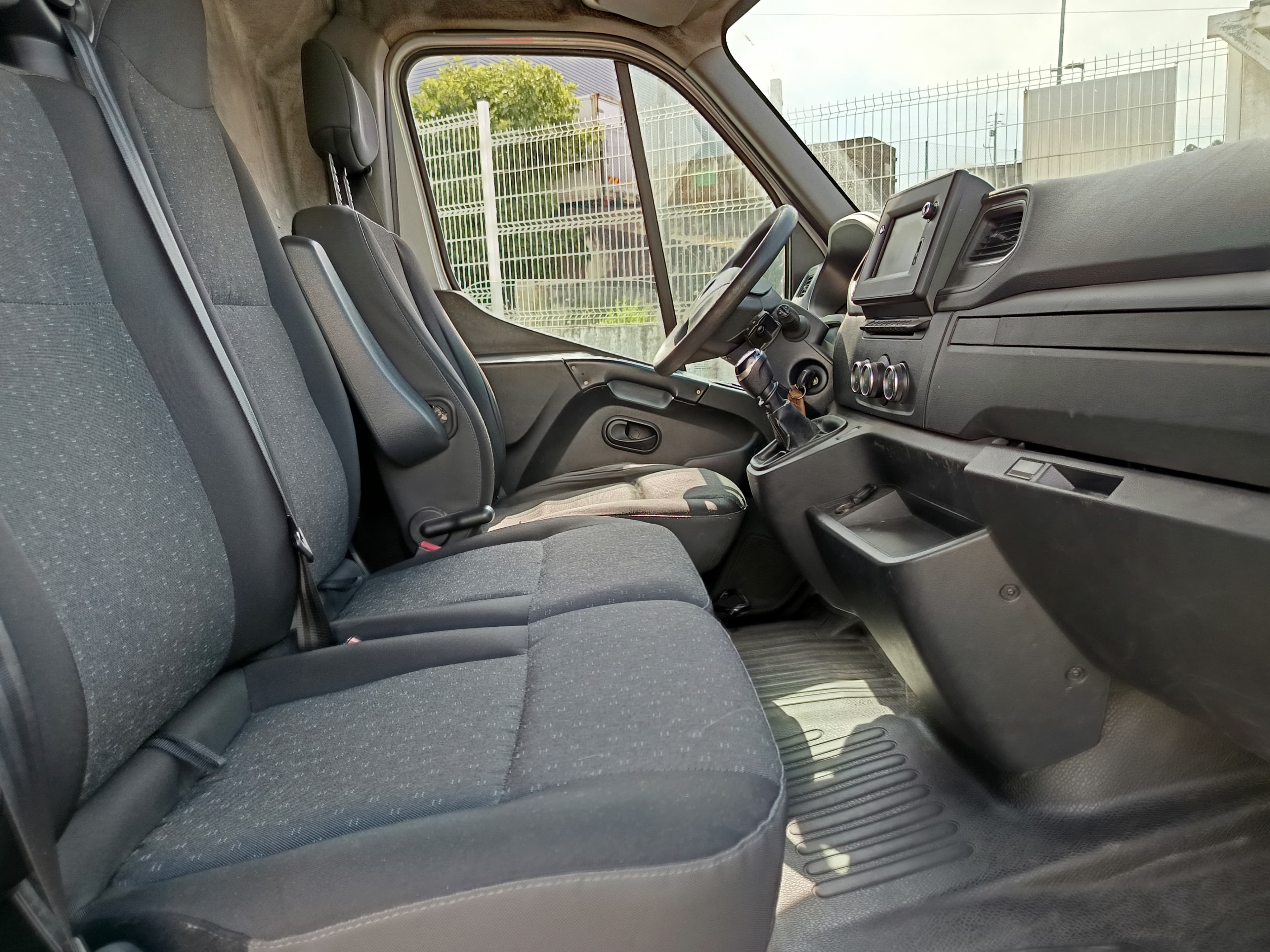 Opel Movano Turbo D · Ano 2021 — imagen 29