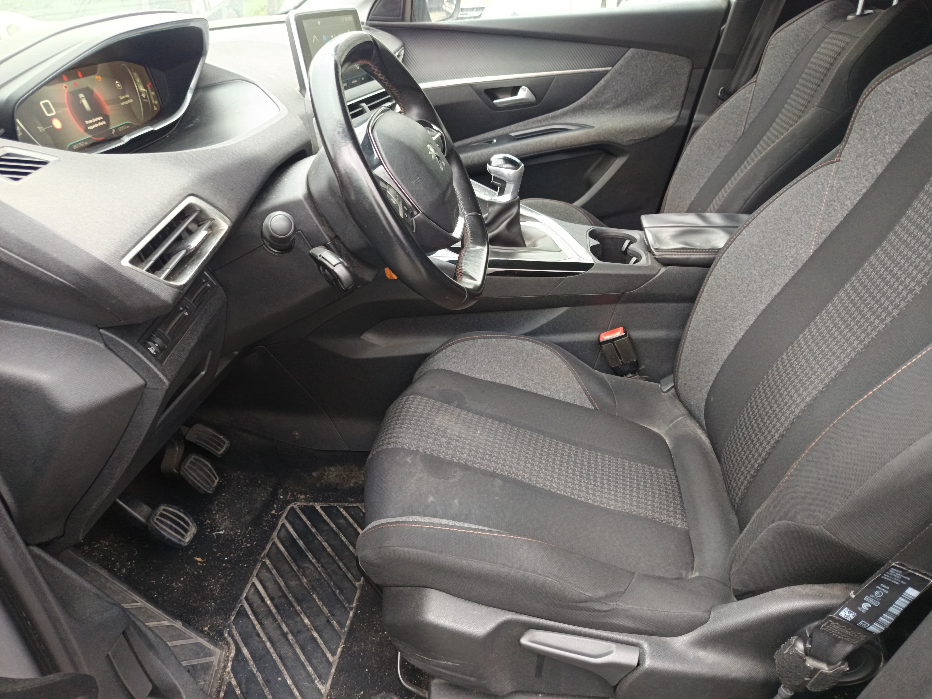 Peugeot 3008 · Ano 2017 — image 41