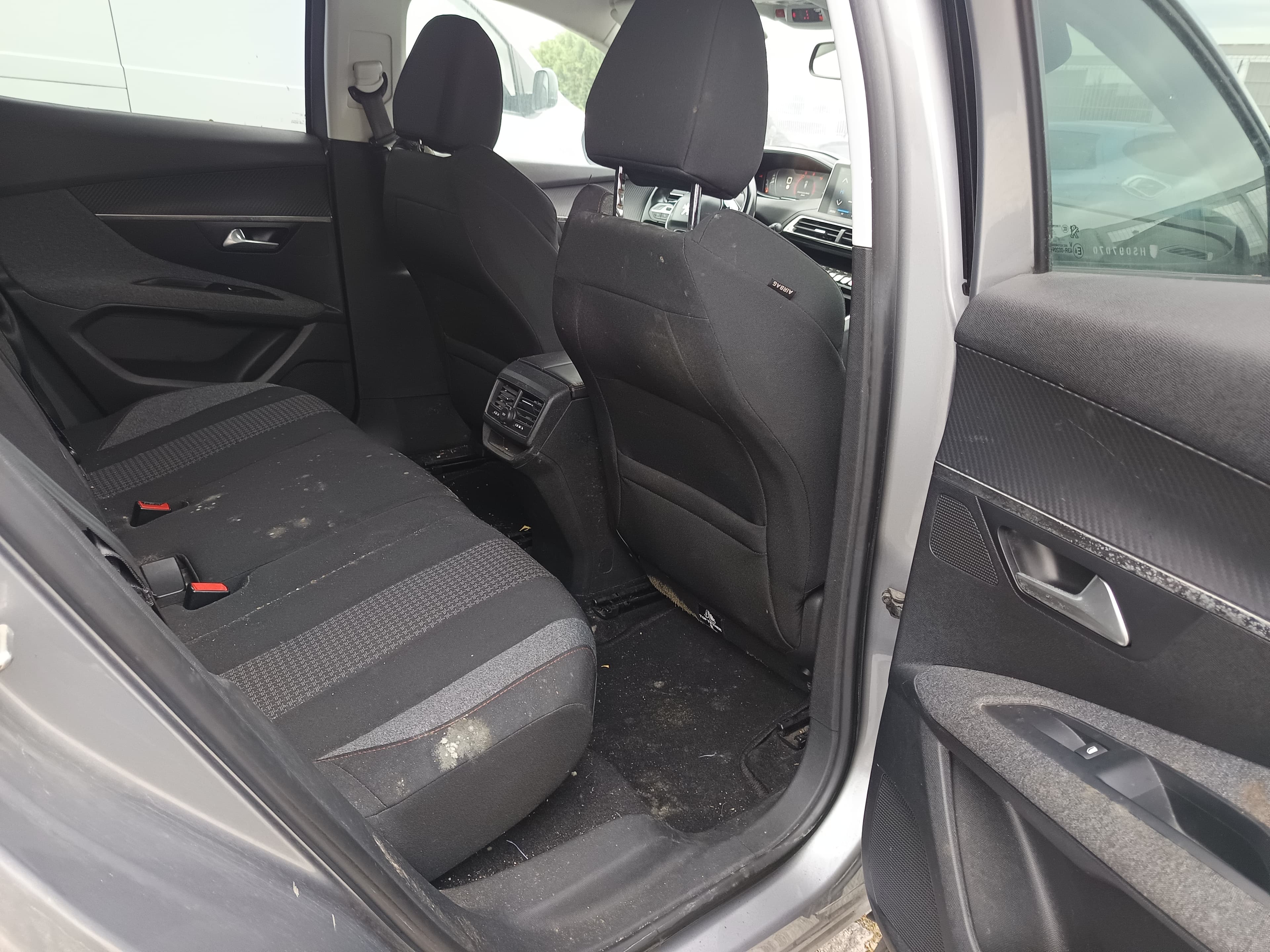 Peugeot 3008 · Ano 2017 — image 32
