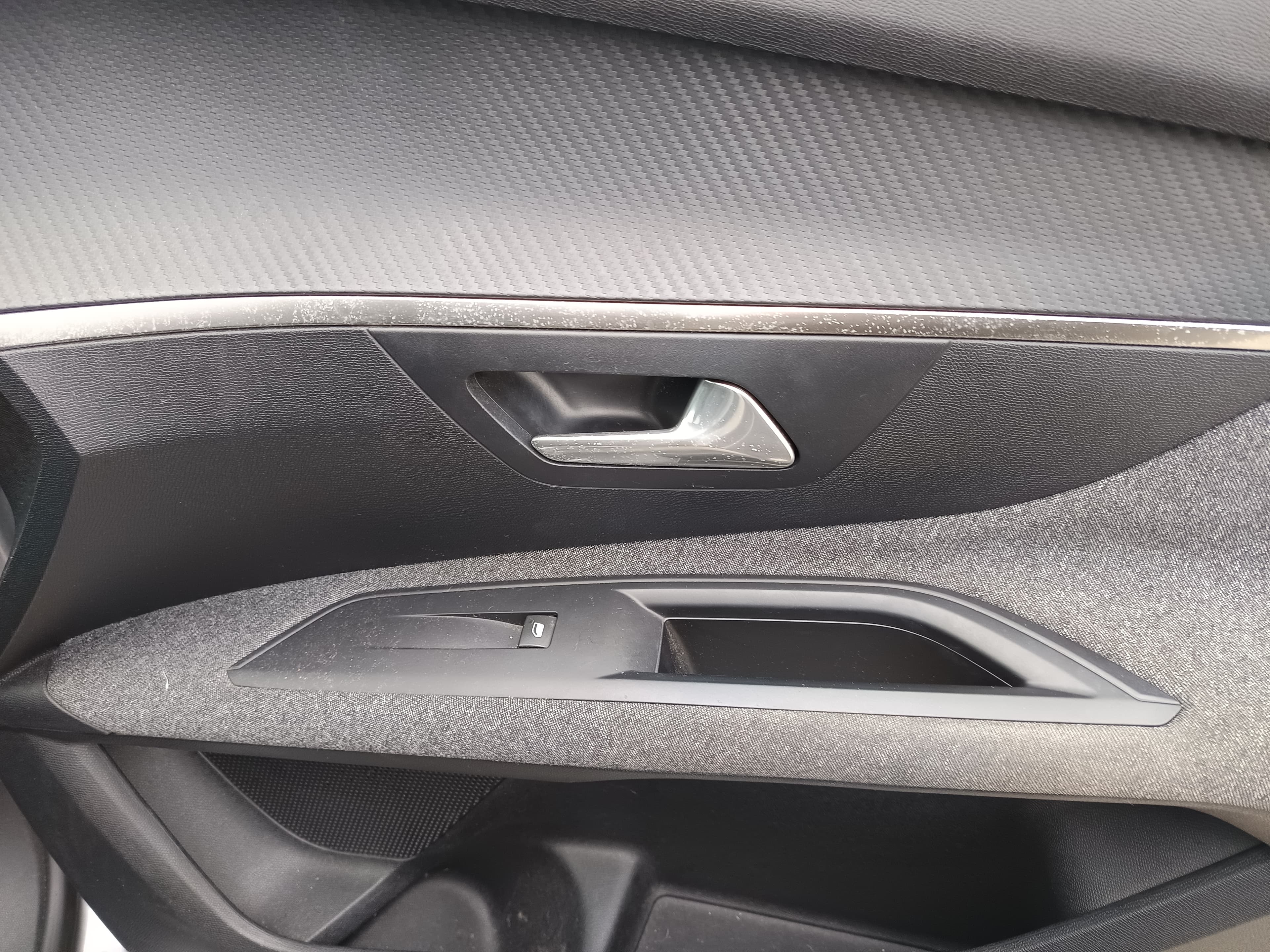 Peugeot 3008 · Ano 2017 — image 29
