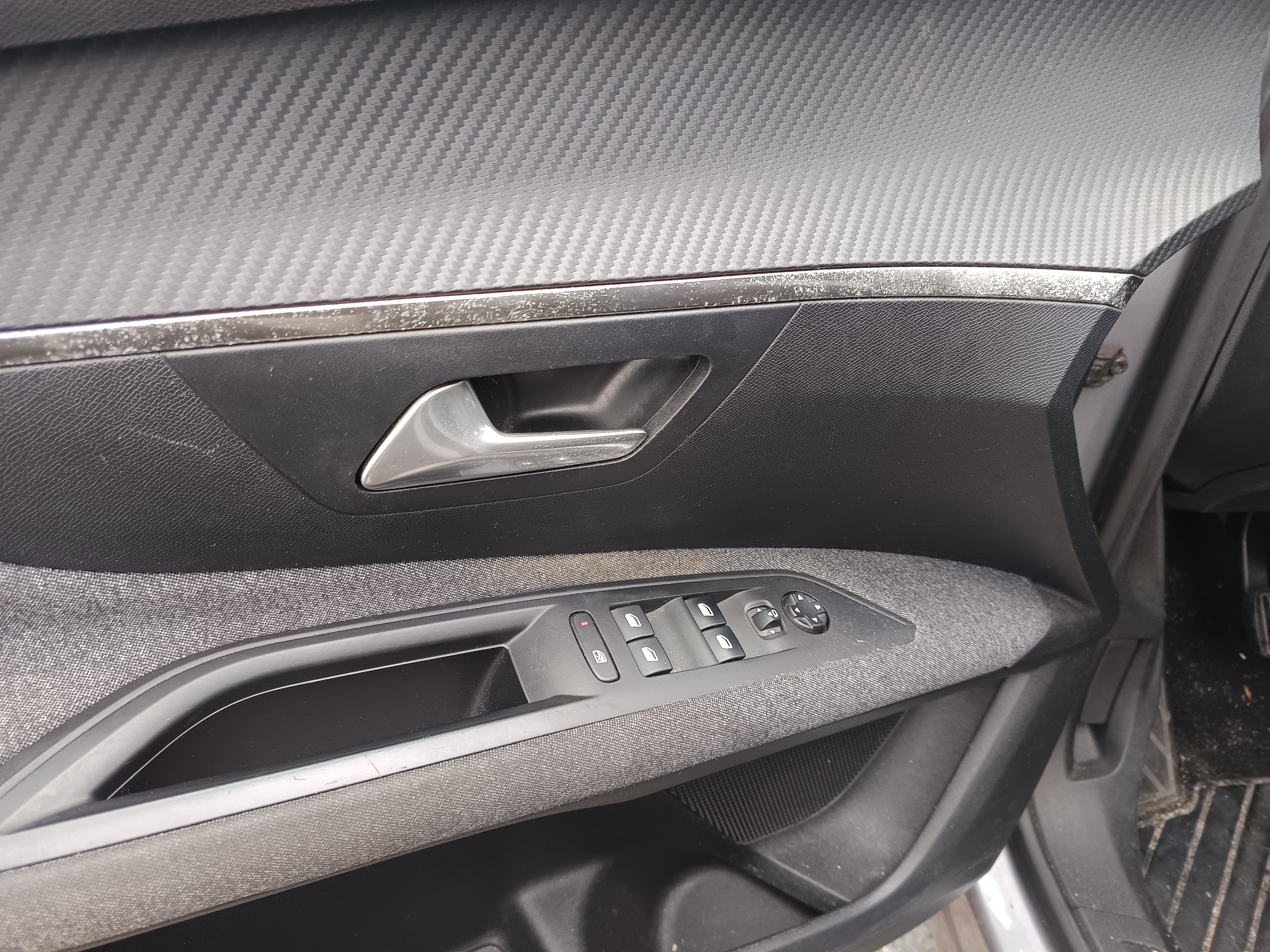 Peugeot 3008 · Ano 2017 — image 40
