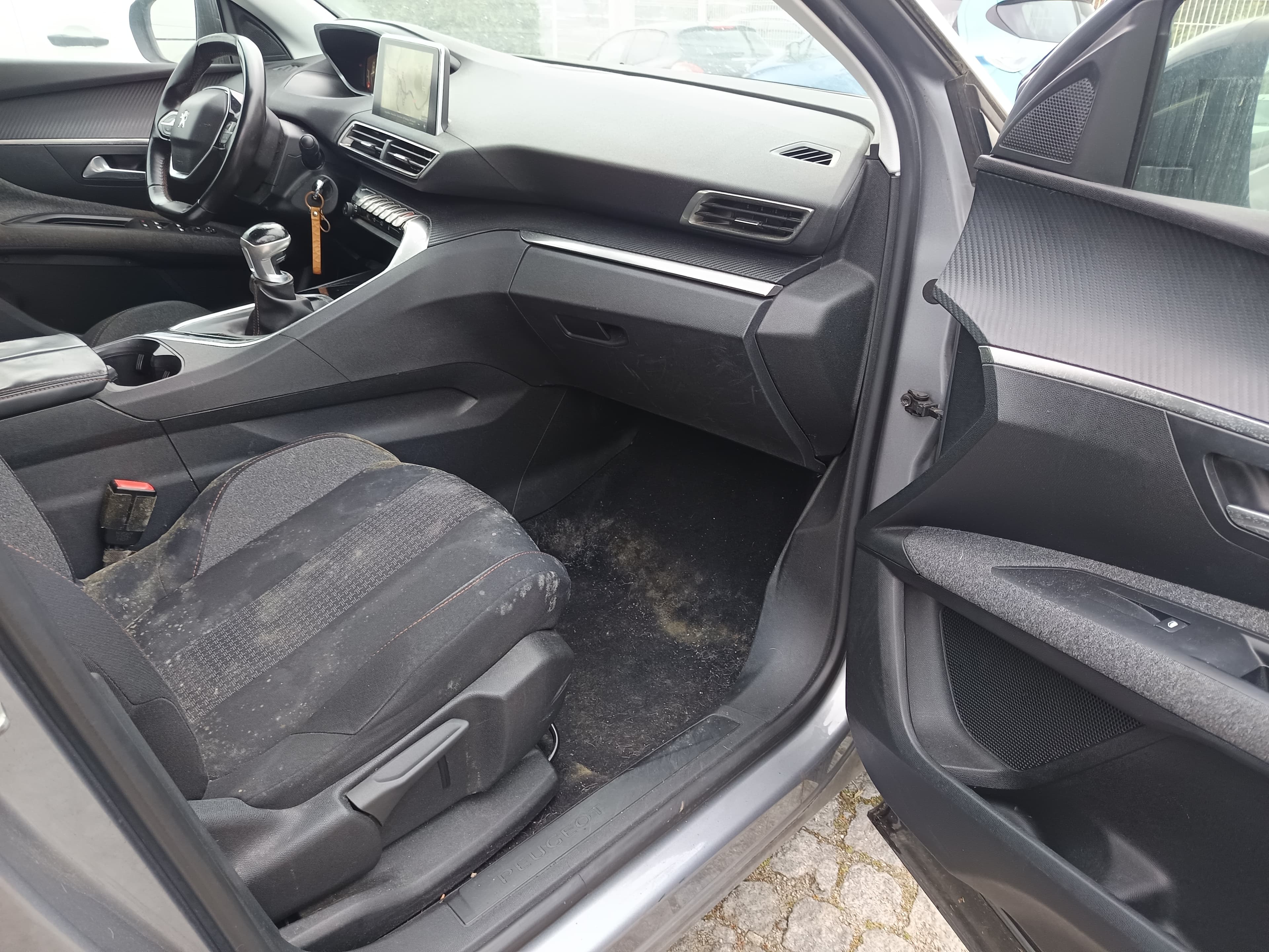 Peugeot 3008 · Ano 2017 — image 28