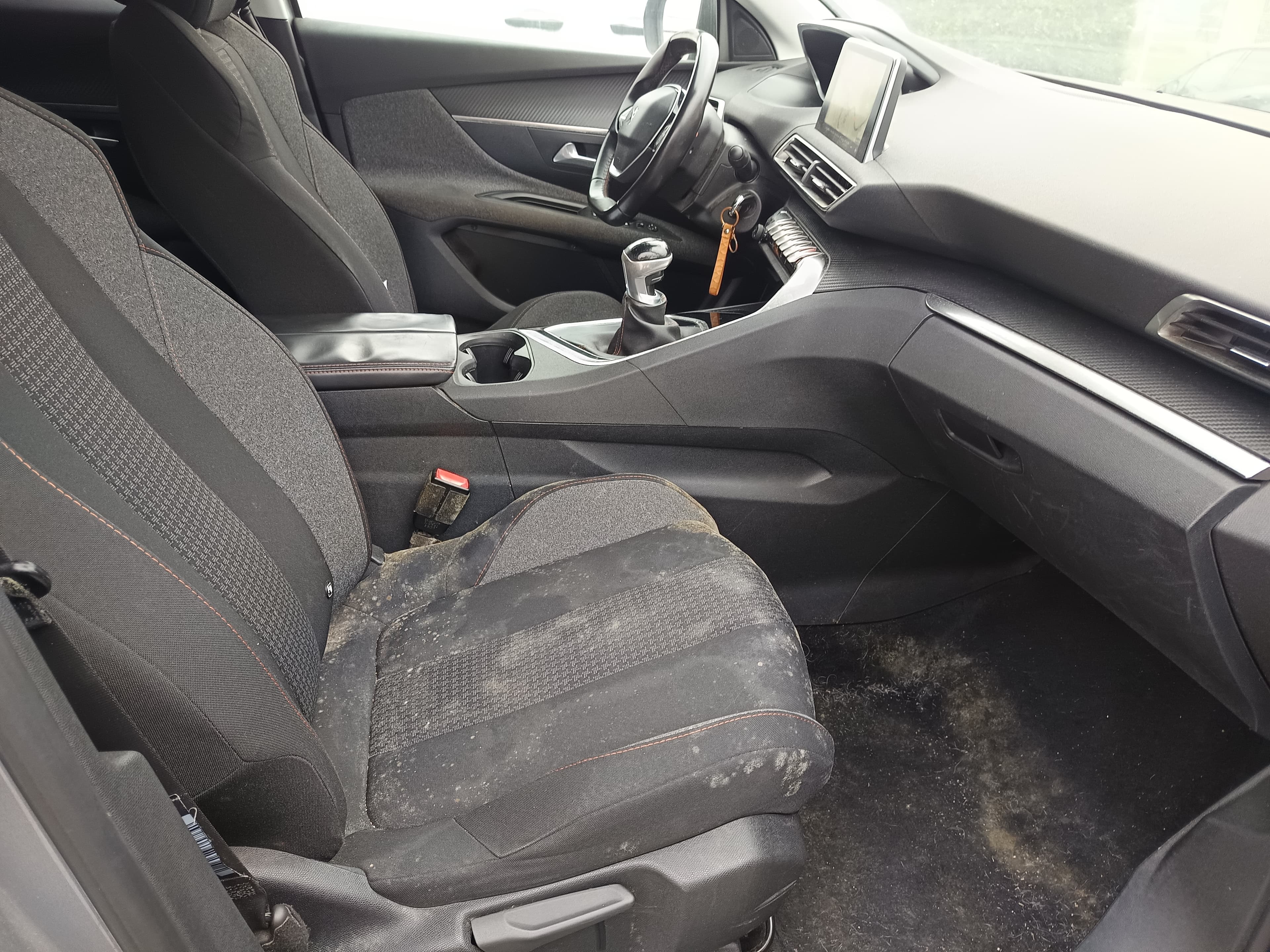 Peugeot 3008 · Ano 2017 — image 30
