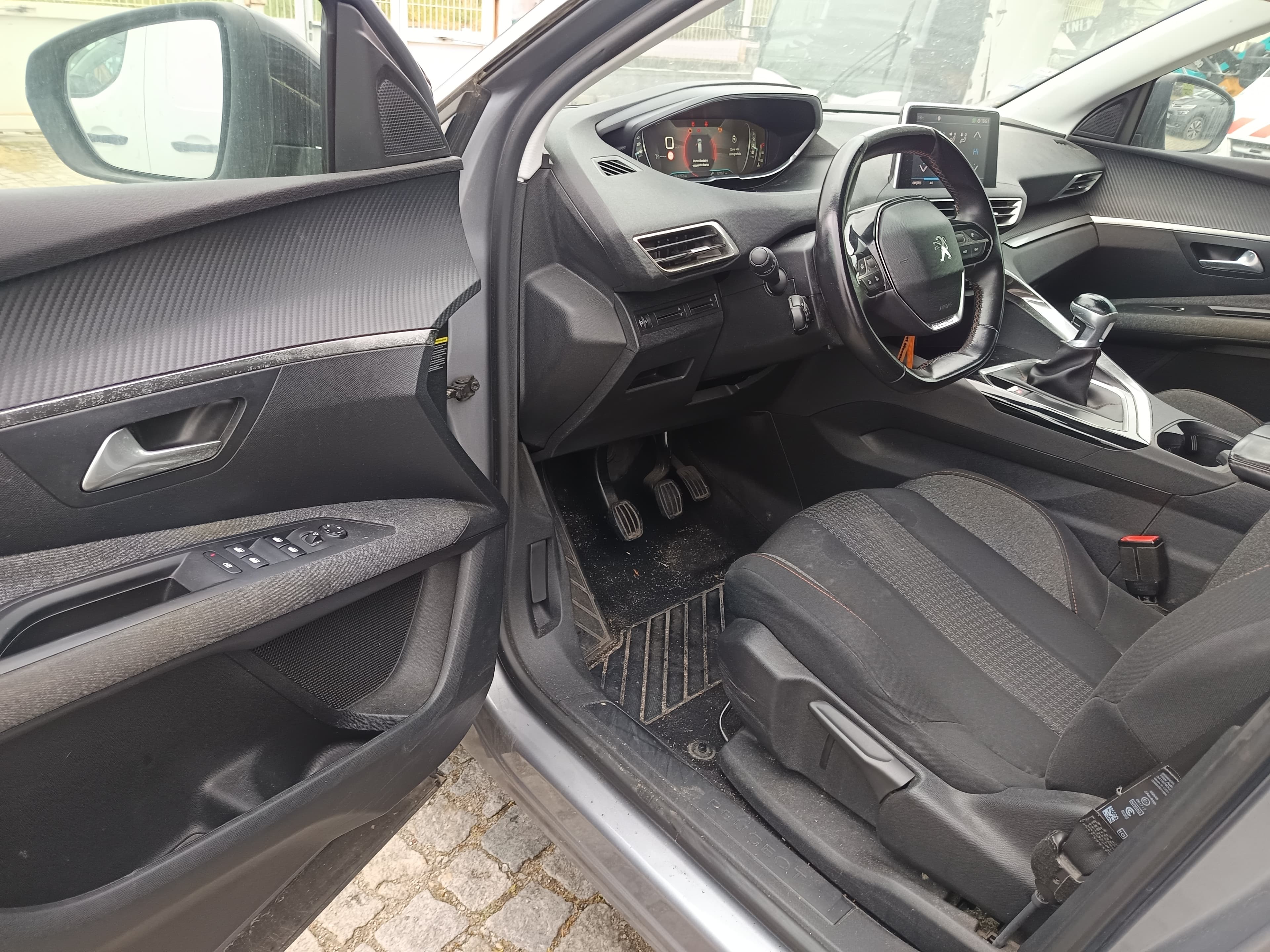 Peugeot 3008 · Ano 2017 — image 39