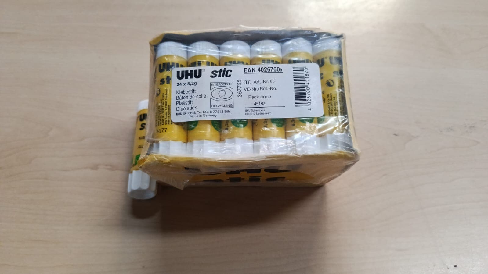 Cola em bastão - UHU — imagem 1