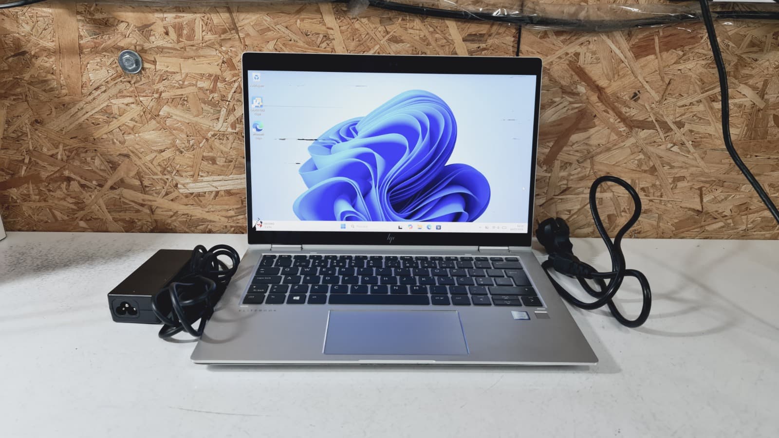 Computador portátil HP EliteBook X360 1030 G3 — imagem 1