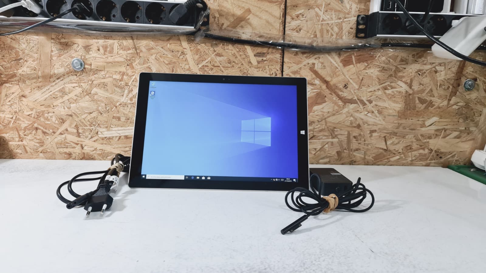 Computador portátil Microsoft Surface Pro 3 — imagem 1