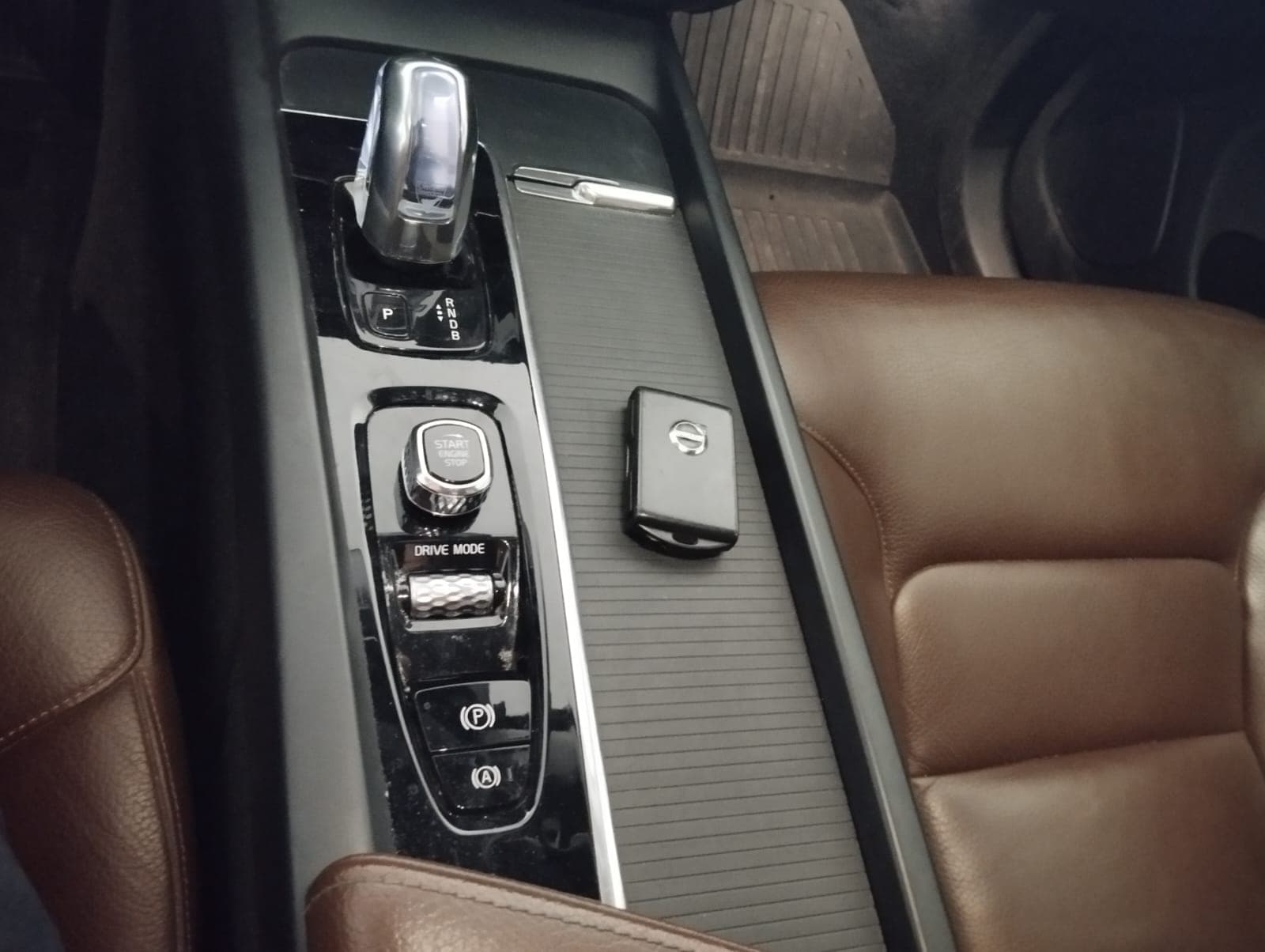 Volvo XC60 T8 Hibríd AWD · Ano 2019 — imagem 12