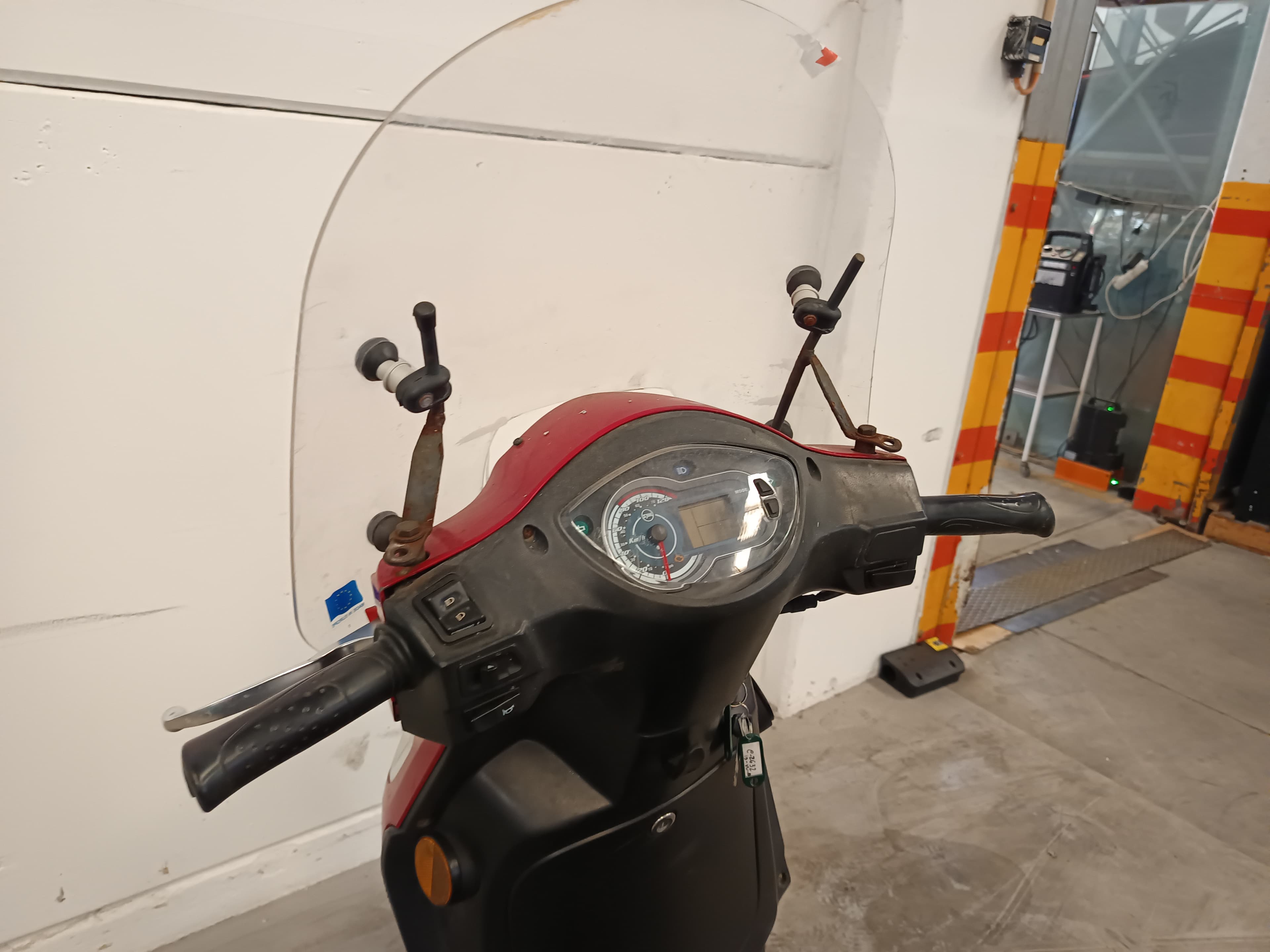 SYM Symphony Cargo 125cc · Ano 2018 — image 9