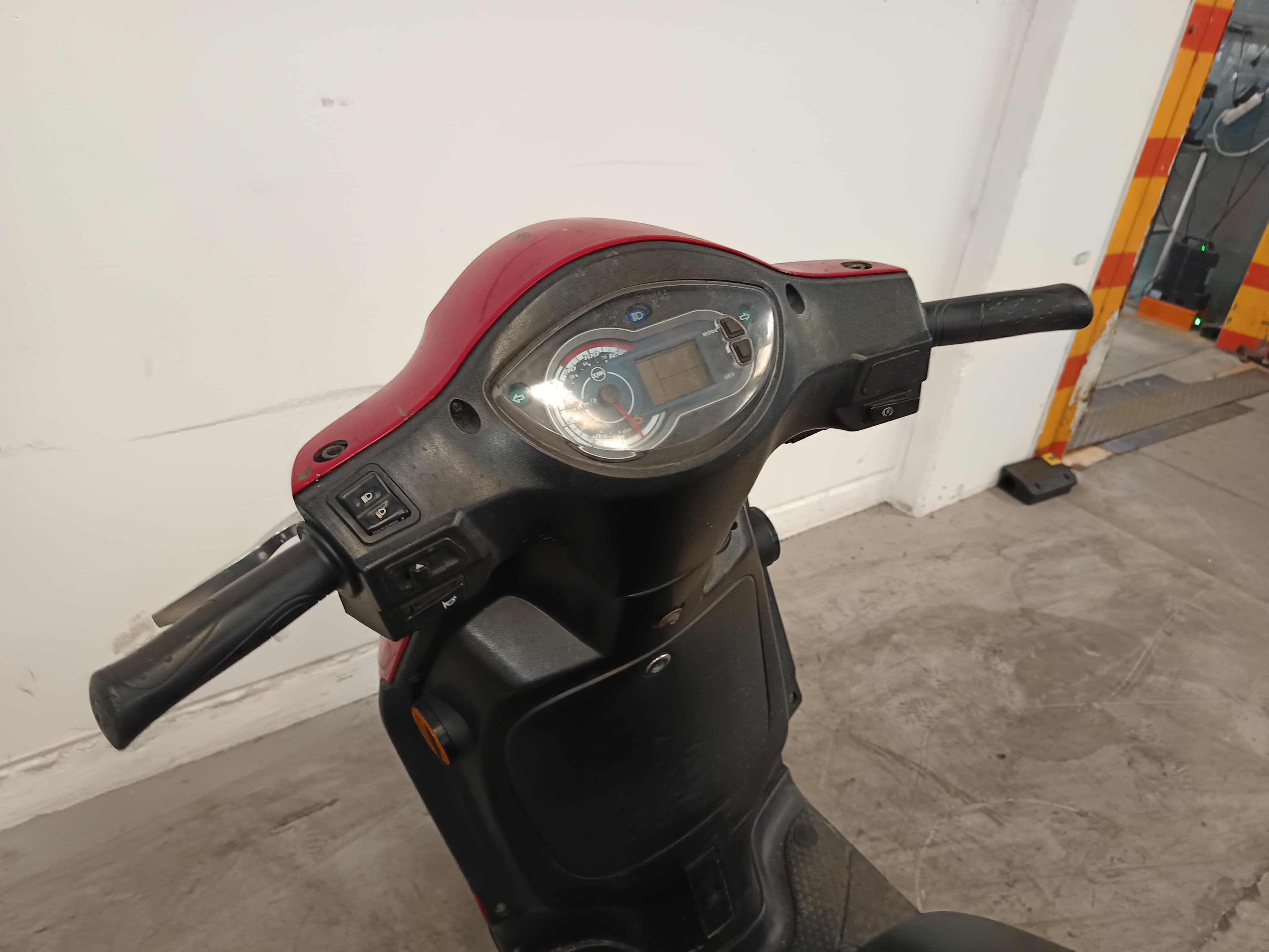 SYM Symphony Cargo 125cc · Ano 2018 — imagen 9