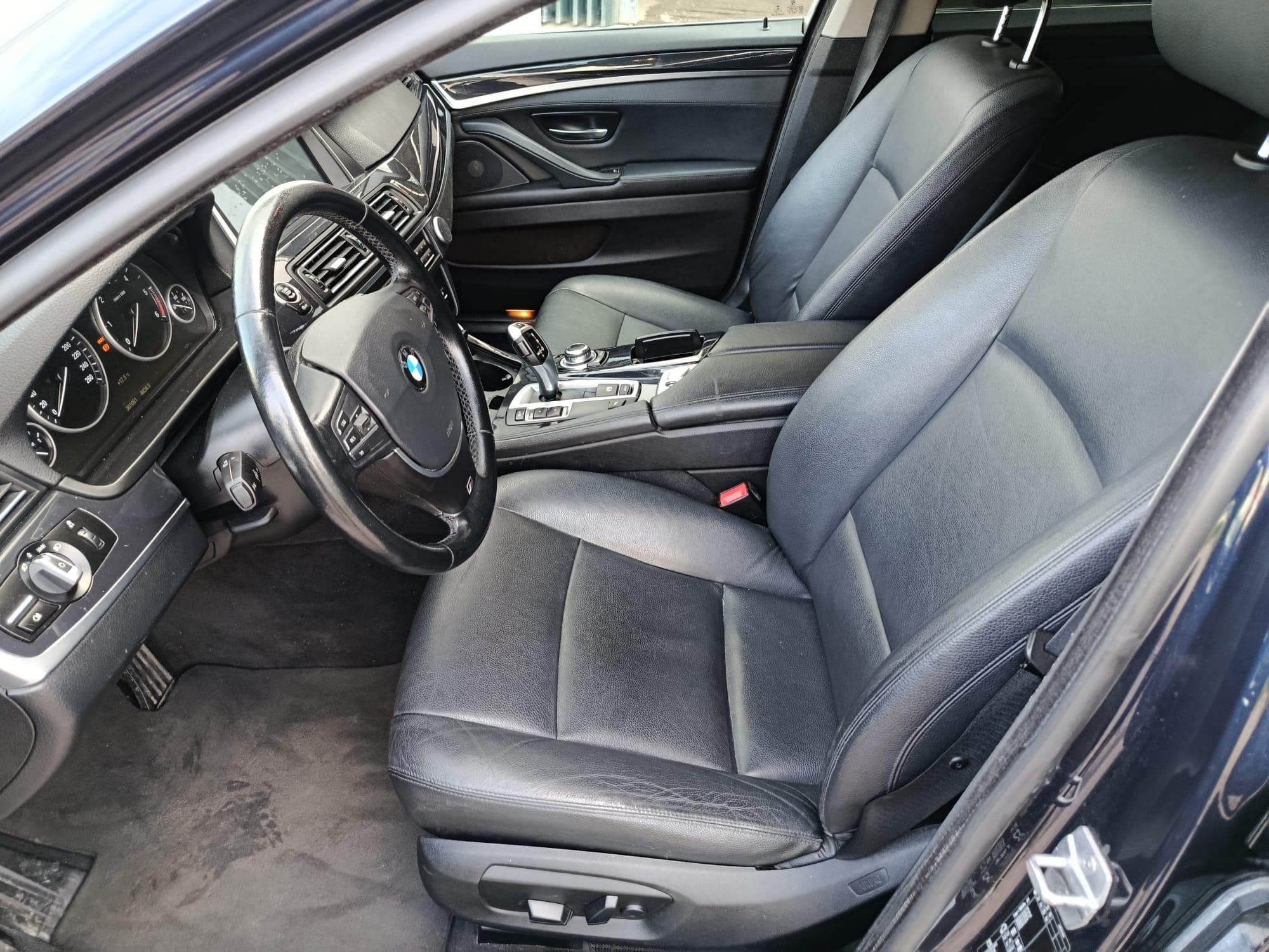 BMW 520 d · Ano 2016 — image 13