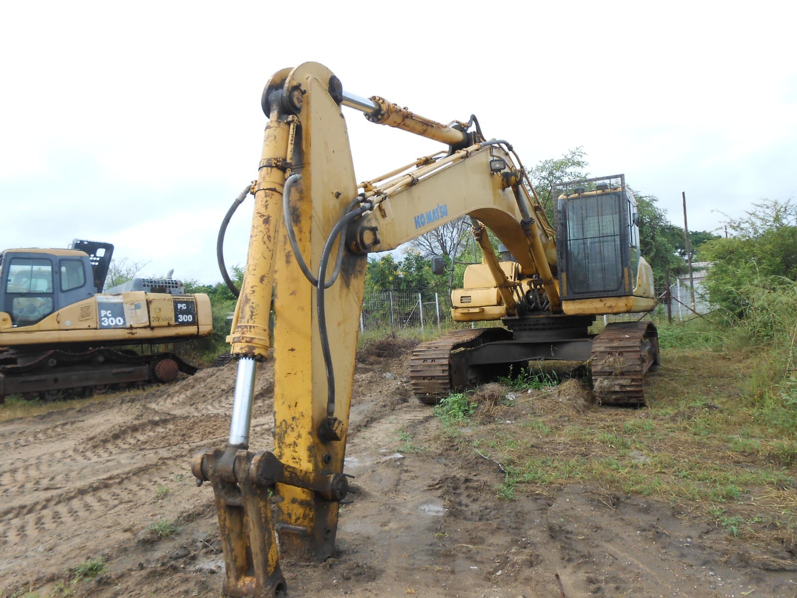 Excavator 30t - 2007 — imagem 2