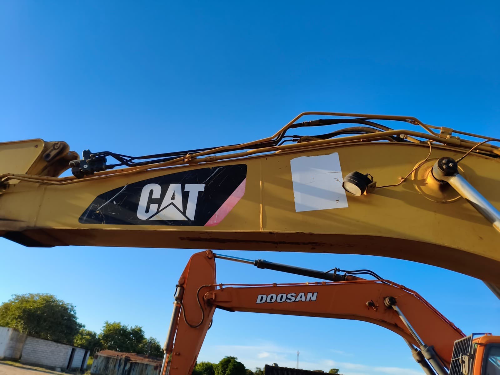 Excavator 25t - 2010 — image 3