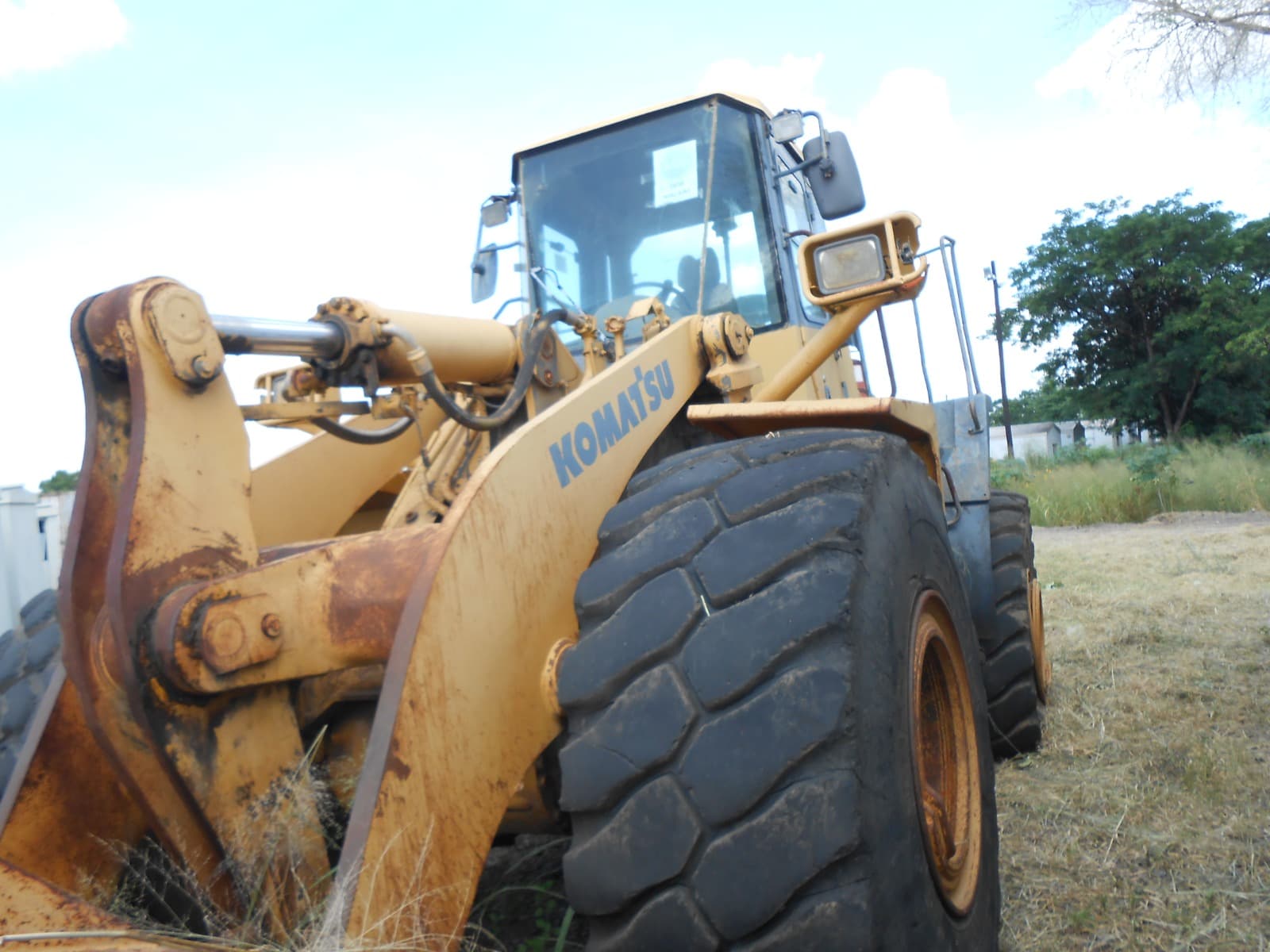 Front Loader 25t - 2008 — image 11