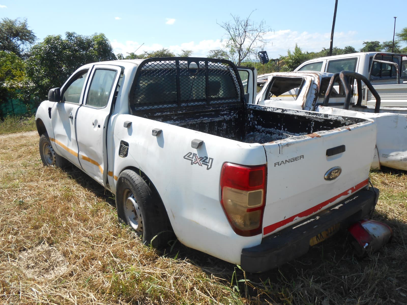 D/ Cab Pickup 4x4 - 2012 — imagem 1