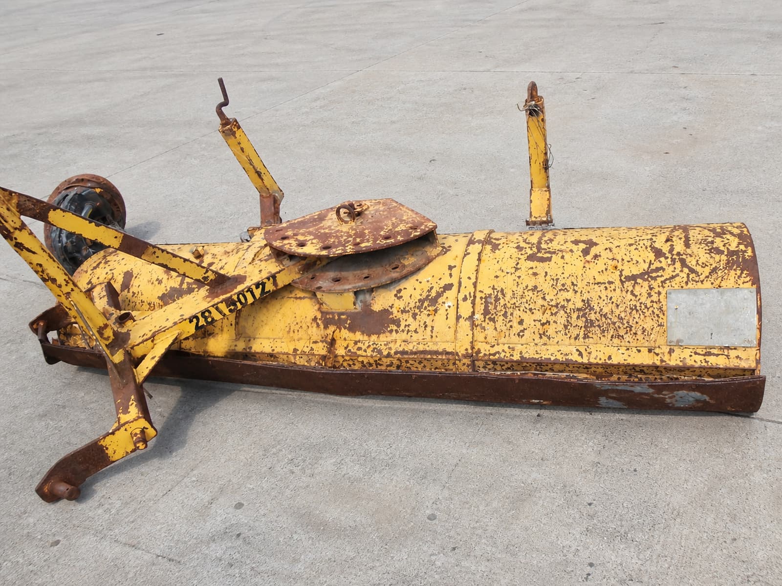 Mechanical Broom - 2013 — image 1