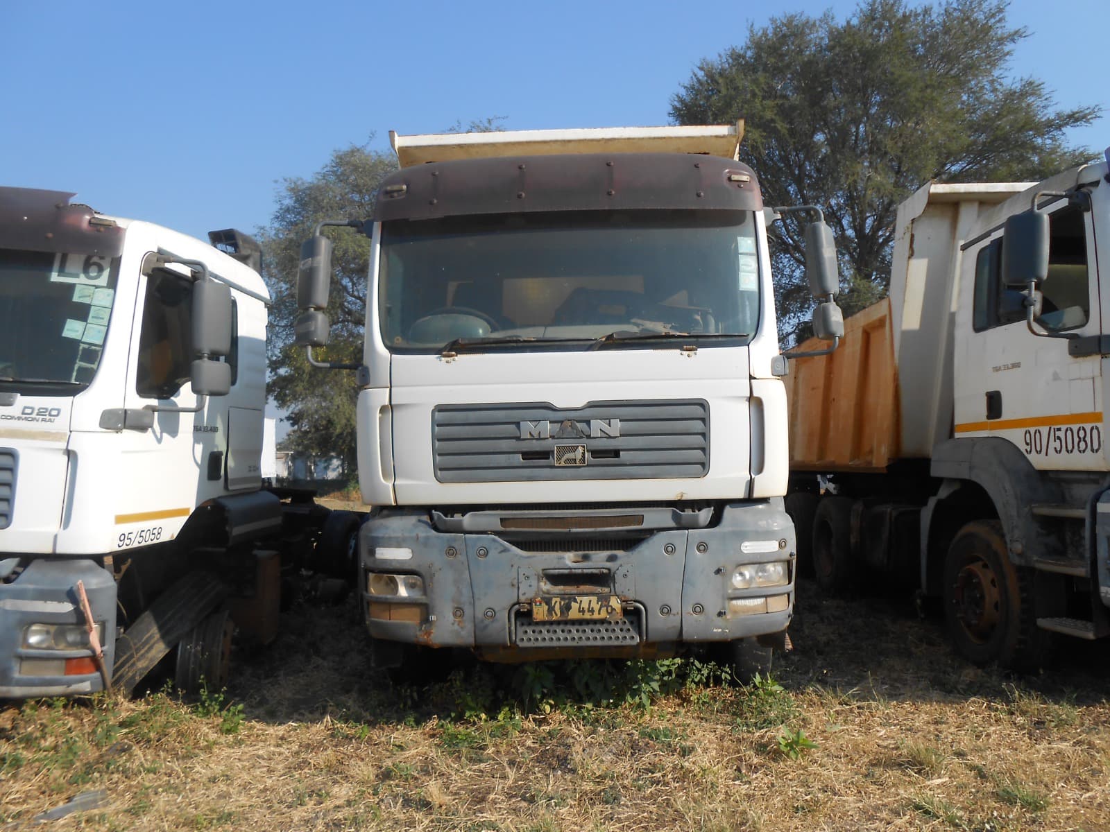 Tipper Truck 26t (6X4) - 2010 — imagen 4