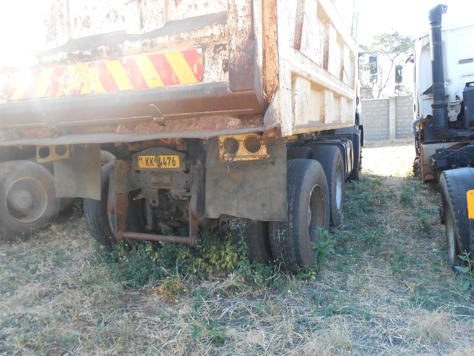 Tipper Truck 26t (6X4) - 2010 — imagen 10